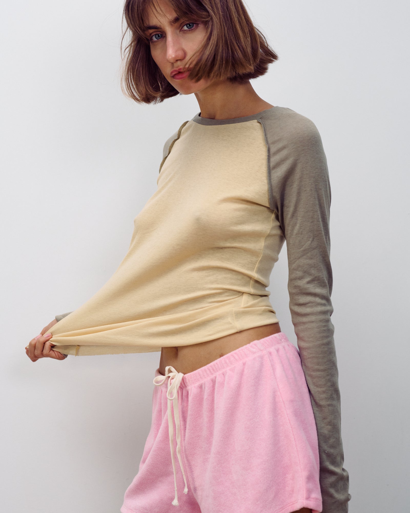 LIONA TEE BUTTER & TAUPE