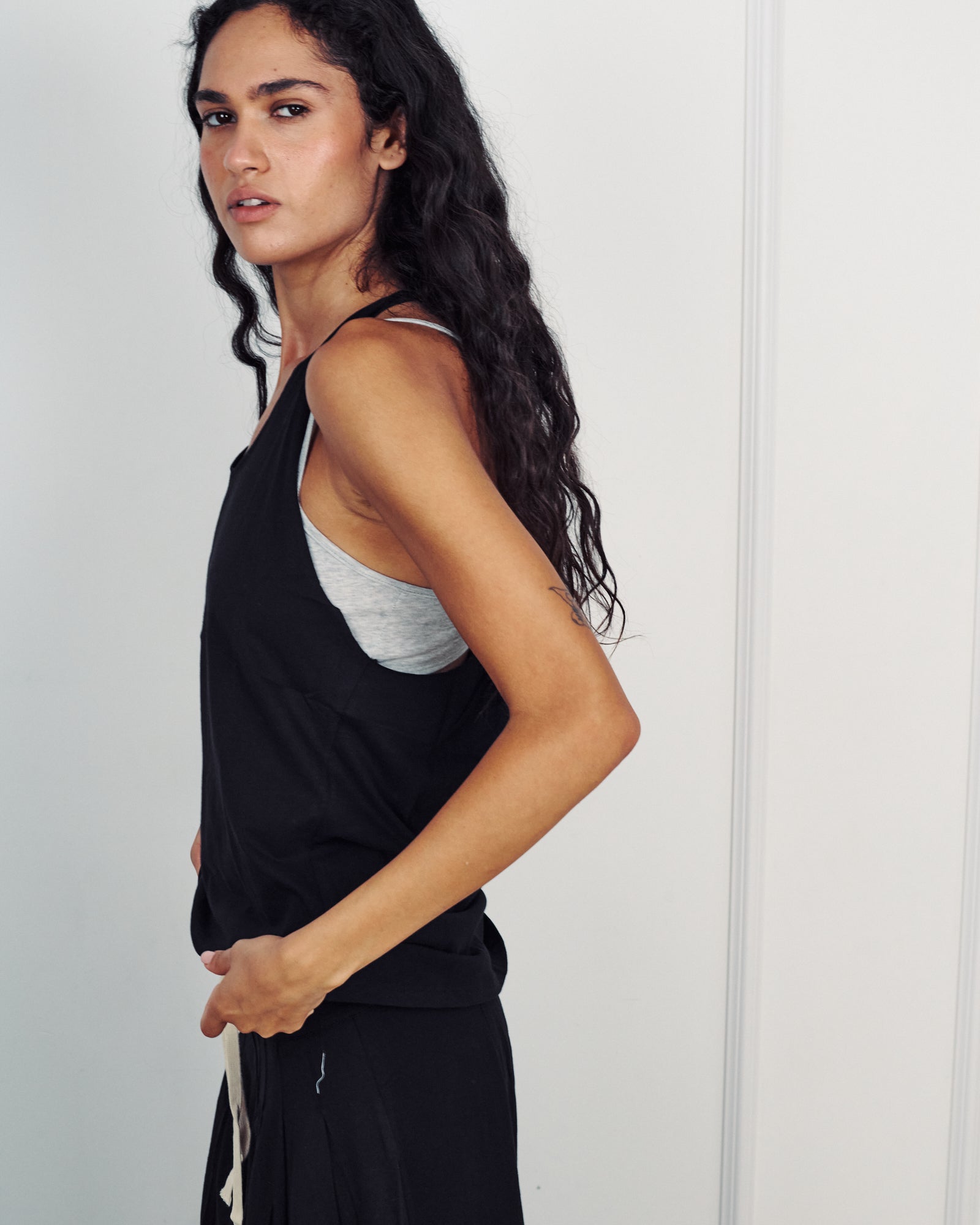 ELENORE EASY BLACK TANK