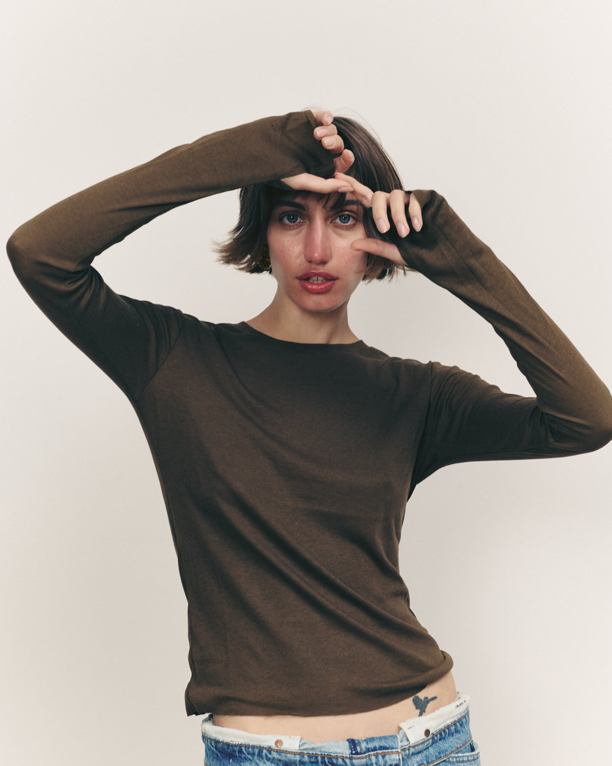 DANIELLA TEE SMOKY BROWN