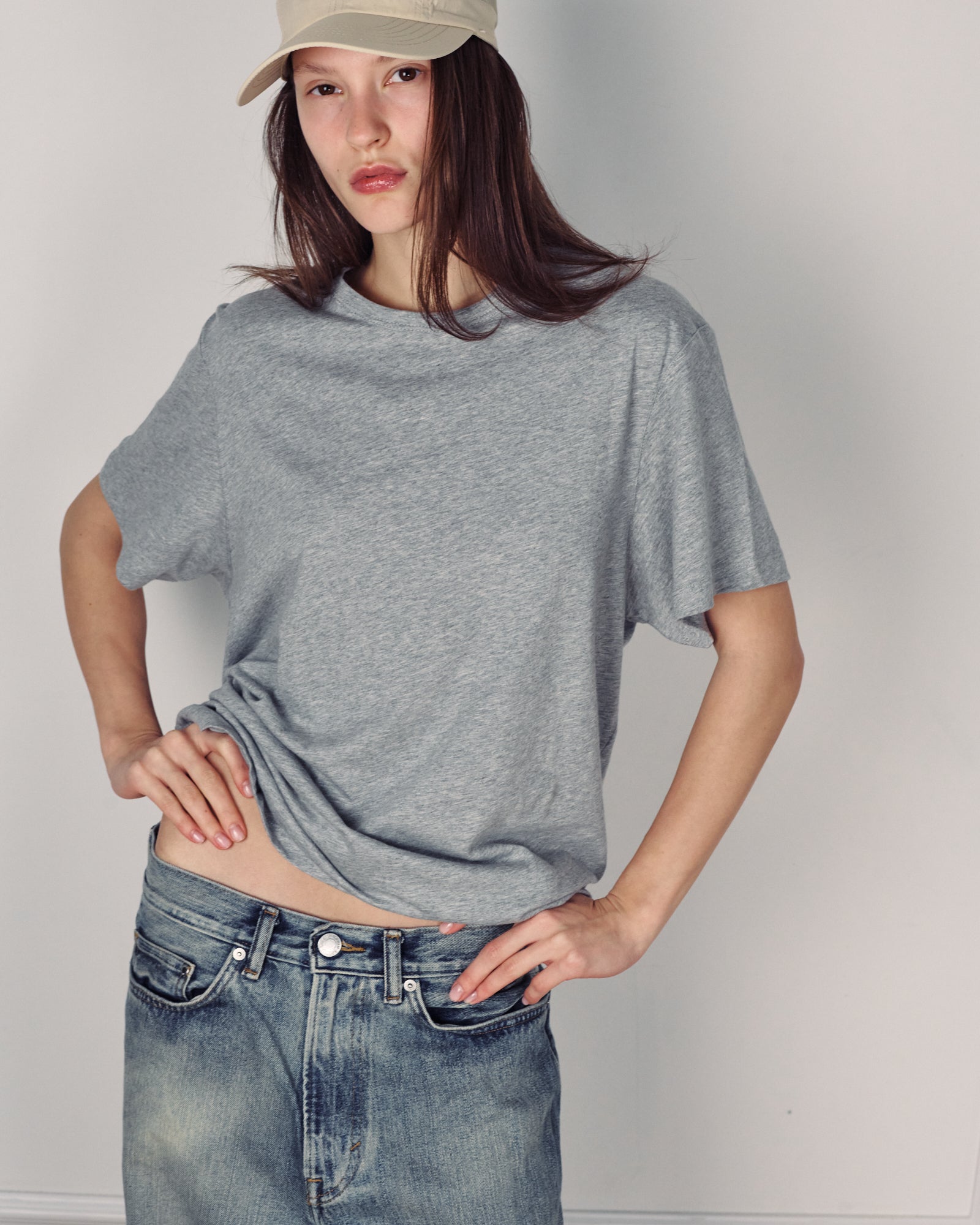 BEN UNISEX TEE AMERICAN GREY