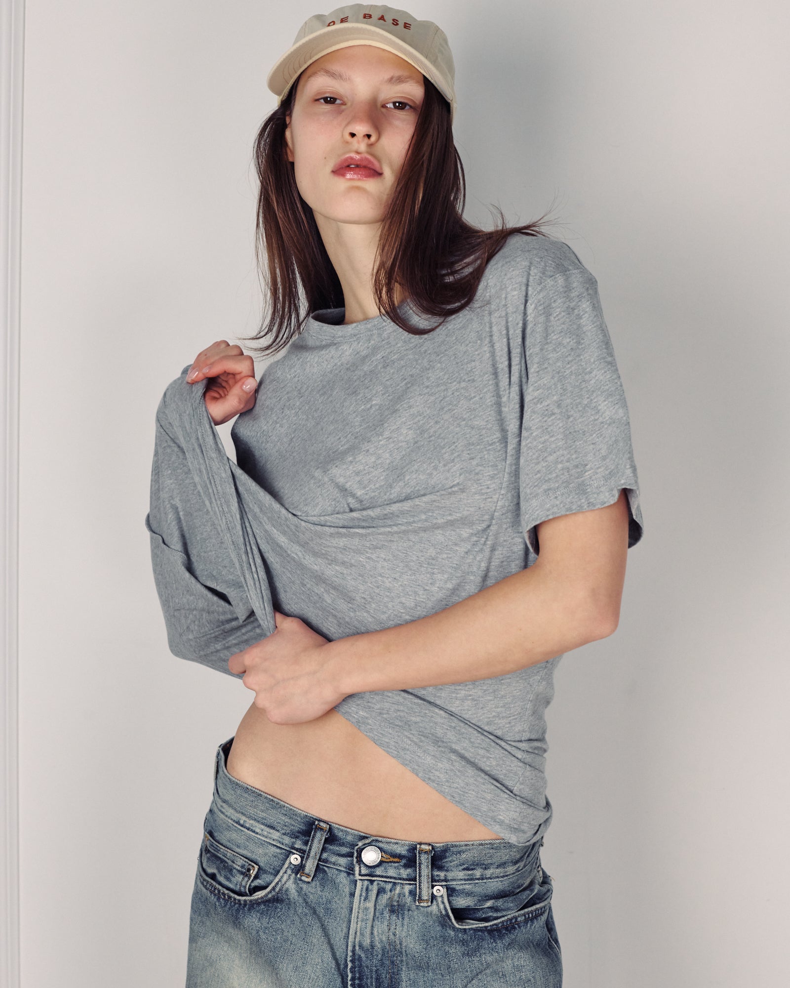 BEN UNISEX TEE AMERICAN GREY