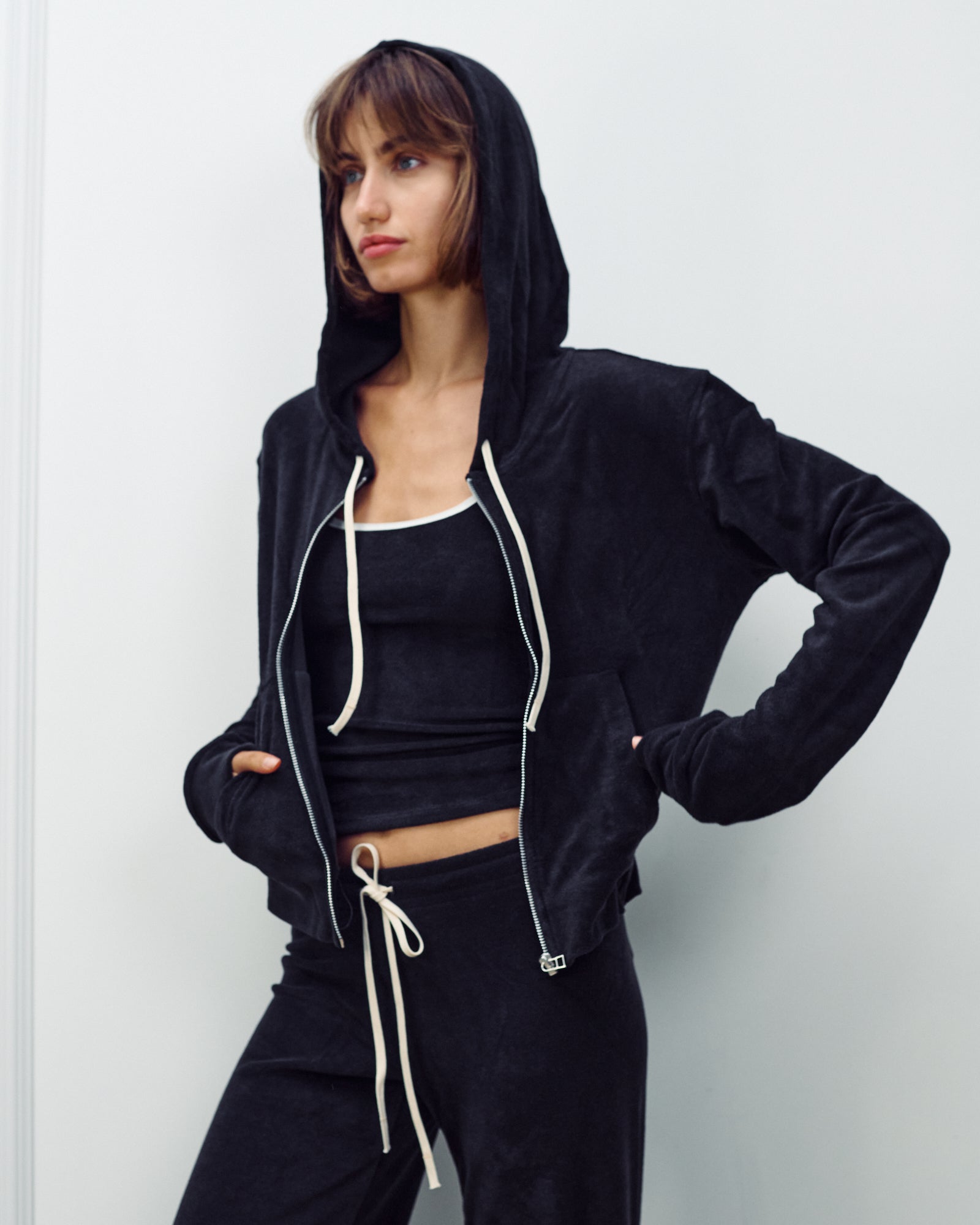 DANIEL ZIP UP EASY BLACK