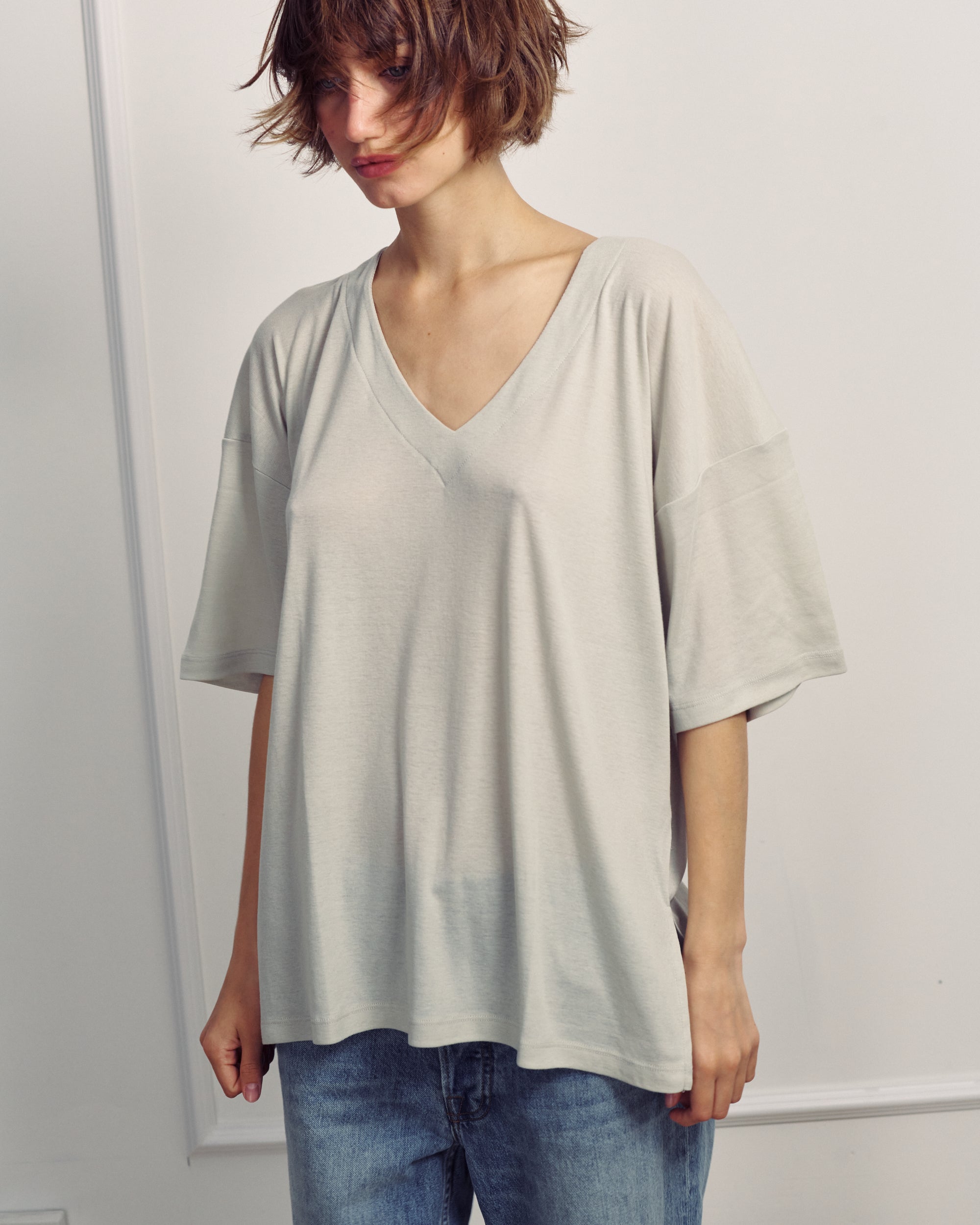 VIVIE STONE V NECK