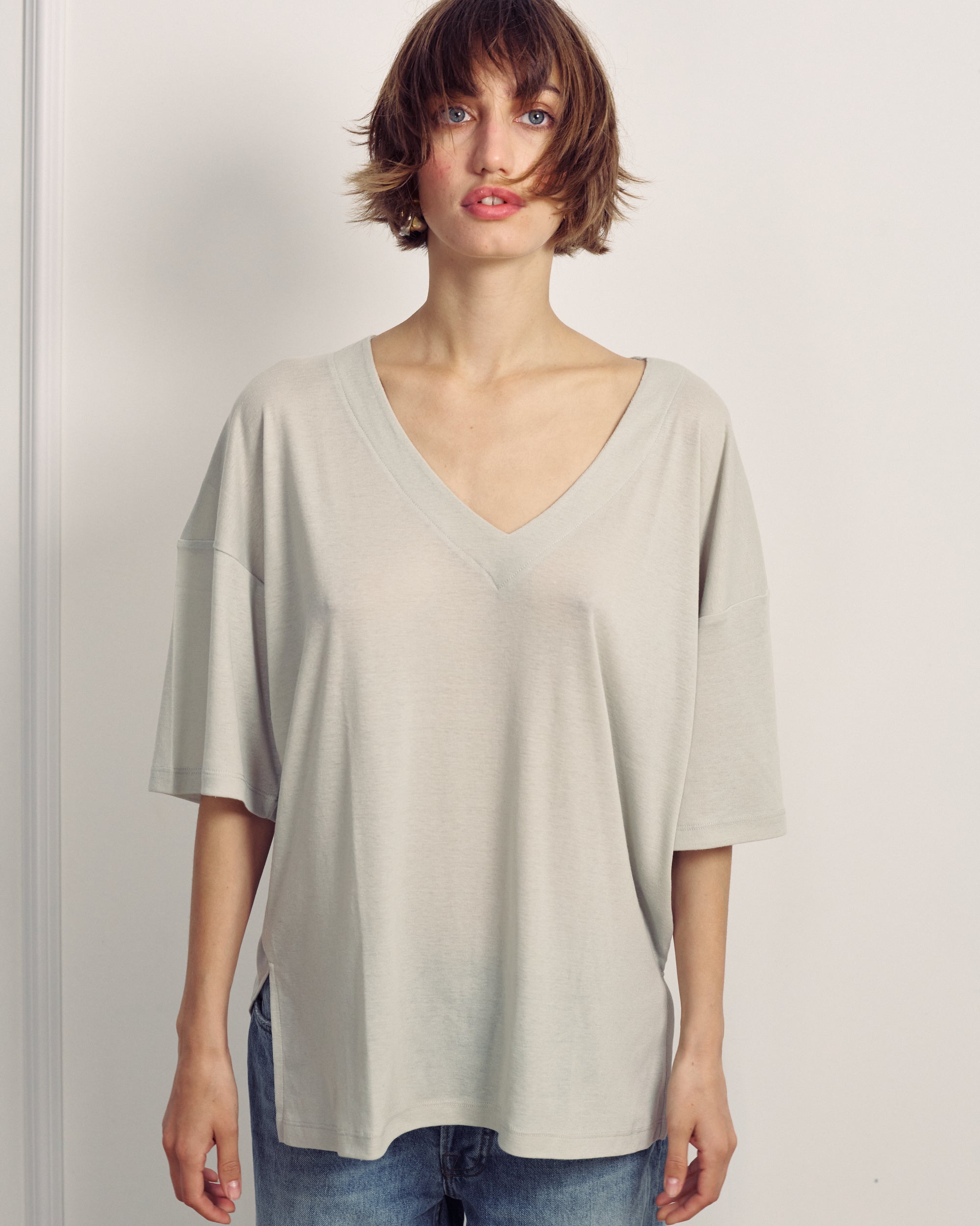 VIVIE STONE V NECK