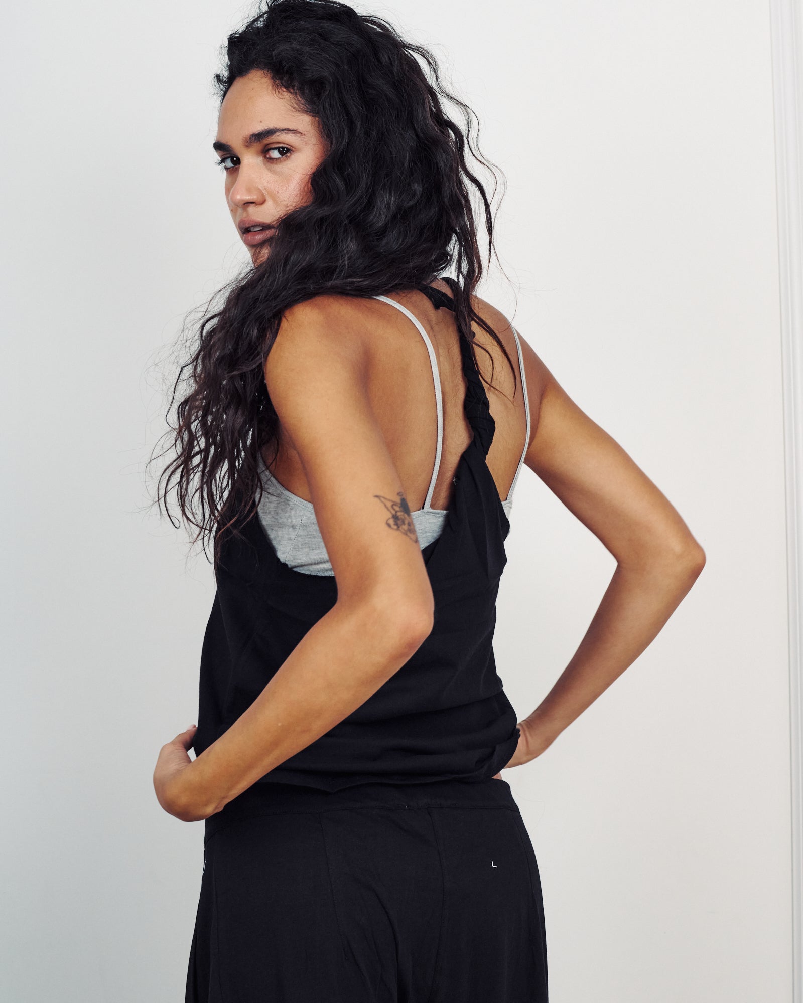 ELENORE EASY BLACK TANK