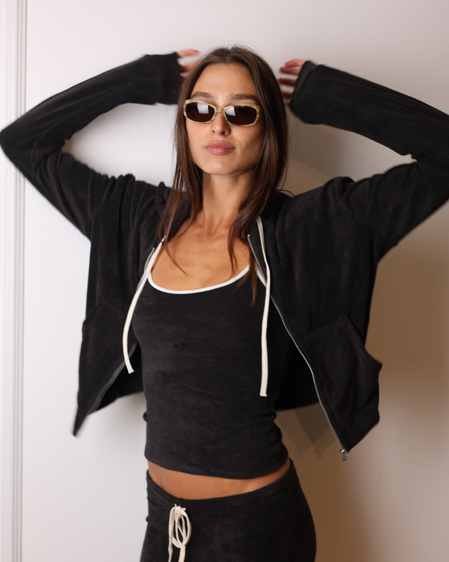 DANIEL ZIP UP EASY BLACK