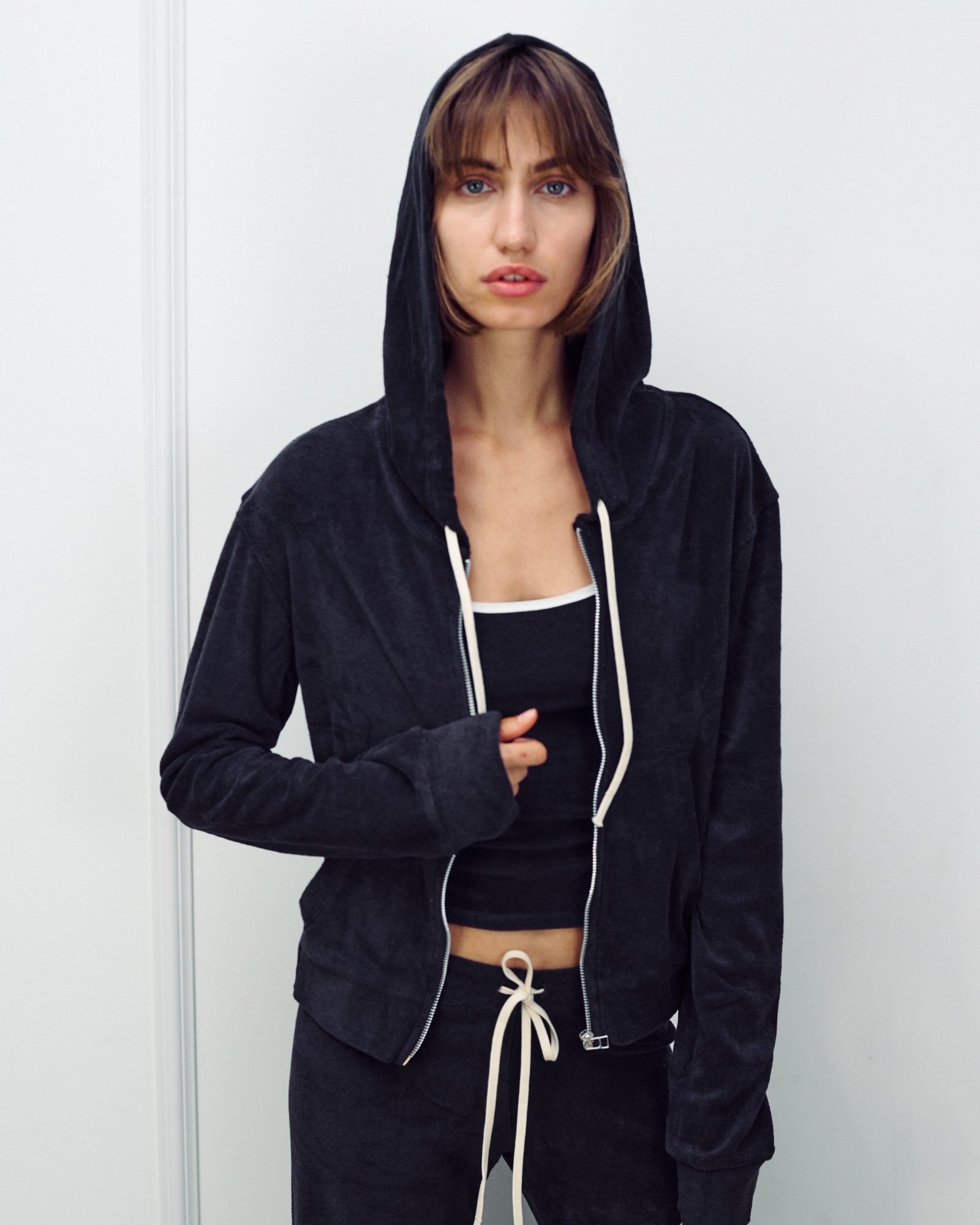 DANIEL ZIP UP EASY BLACK