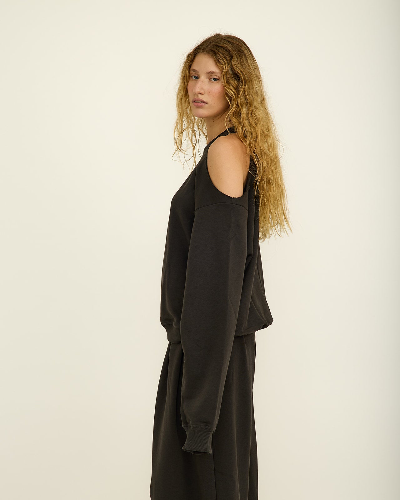 JENISE EASY BLACK SWEATSHIRT