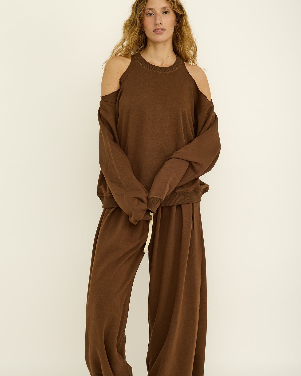 JENISE SMOKY BROWN SWEATSHIRT