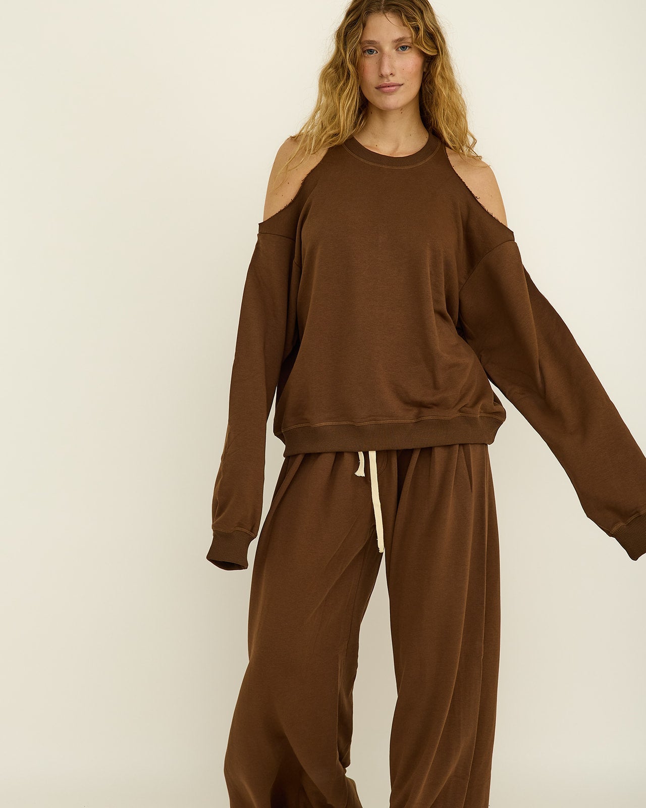 JENISE SMOKY BROWN SWEATSHIRT