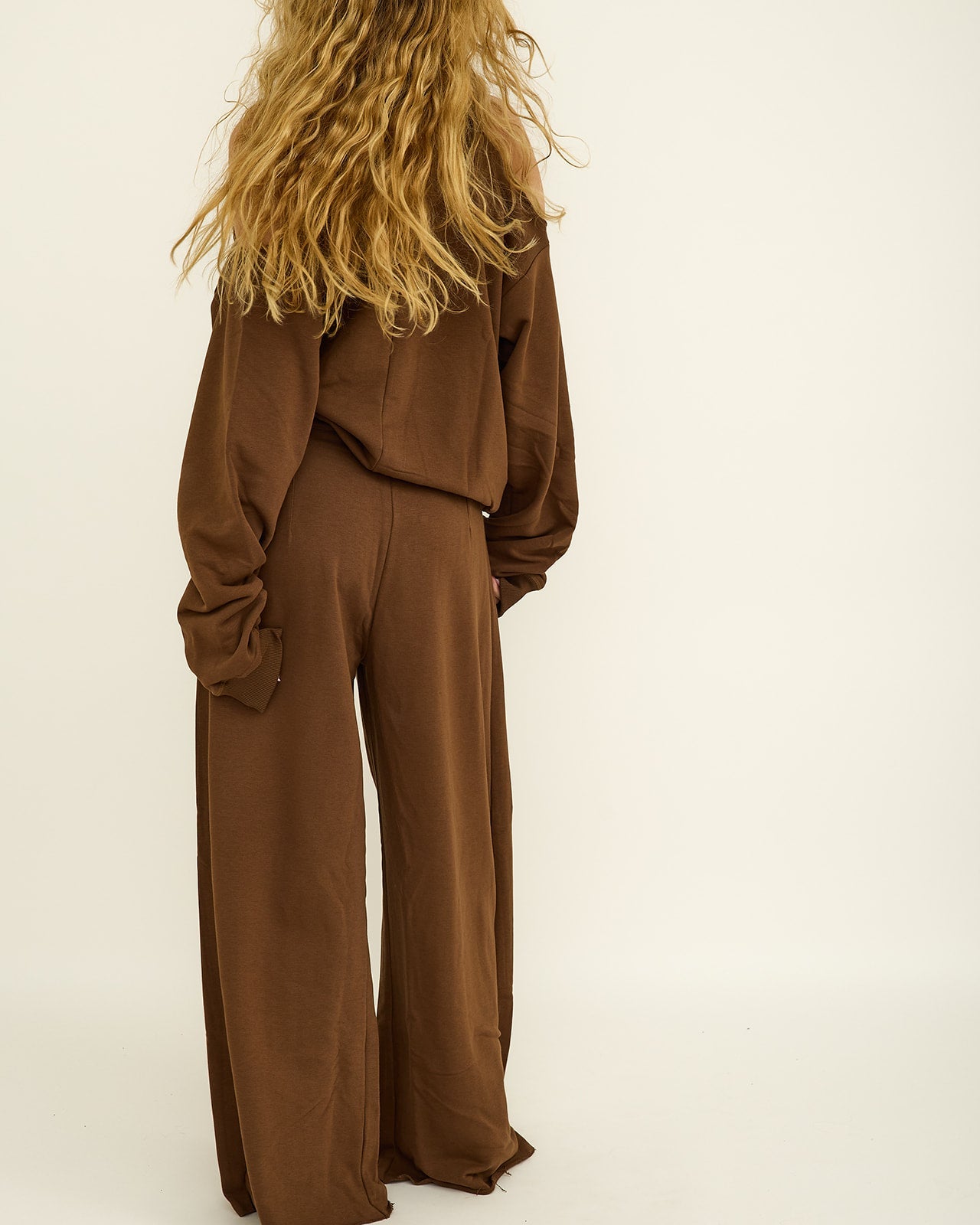 JENISE SMOKY BROWN SWEATSHIRT