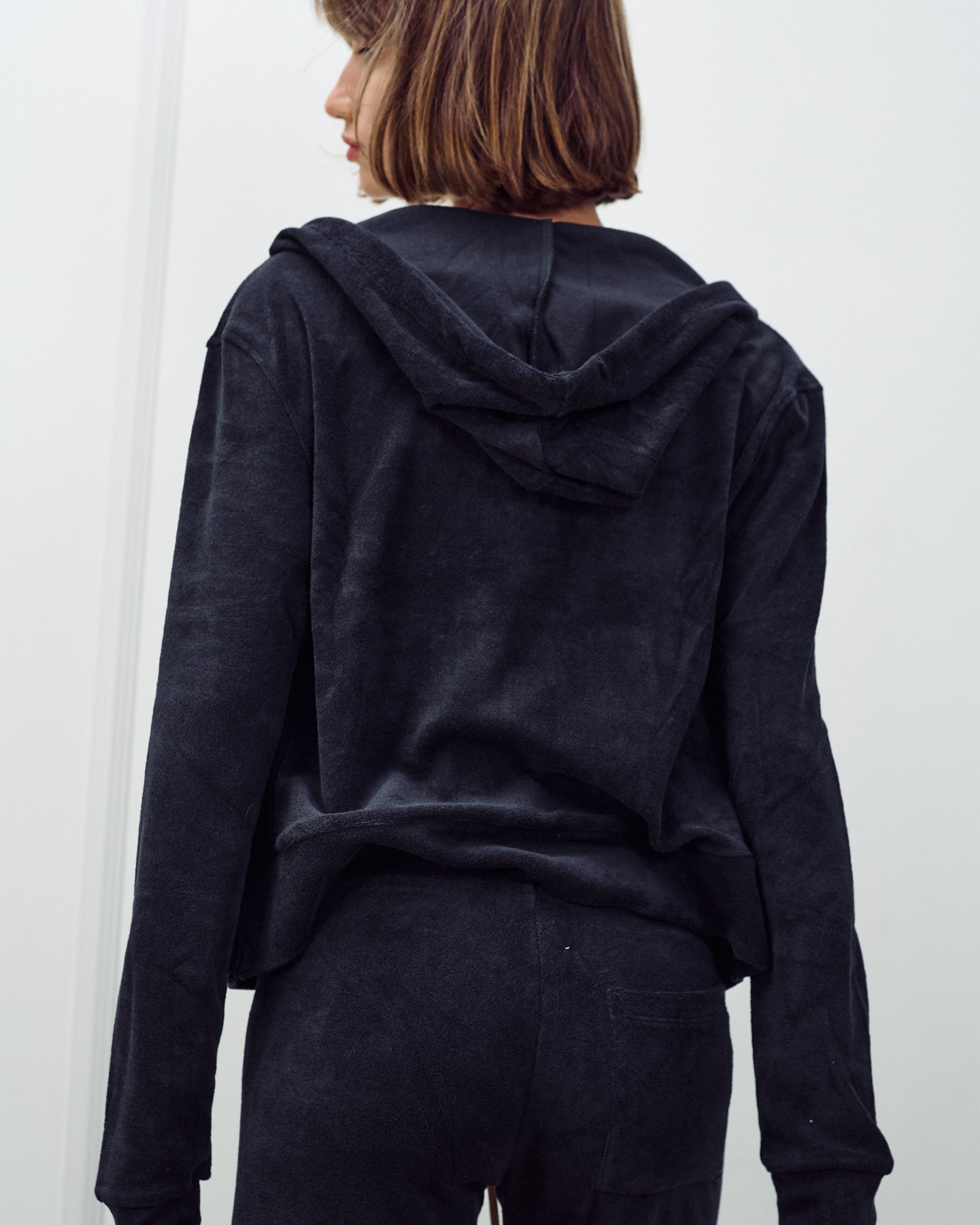 DANIEL ZIP UP EASY BLACK