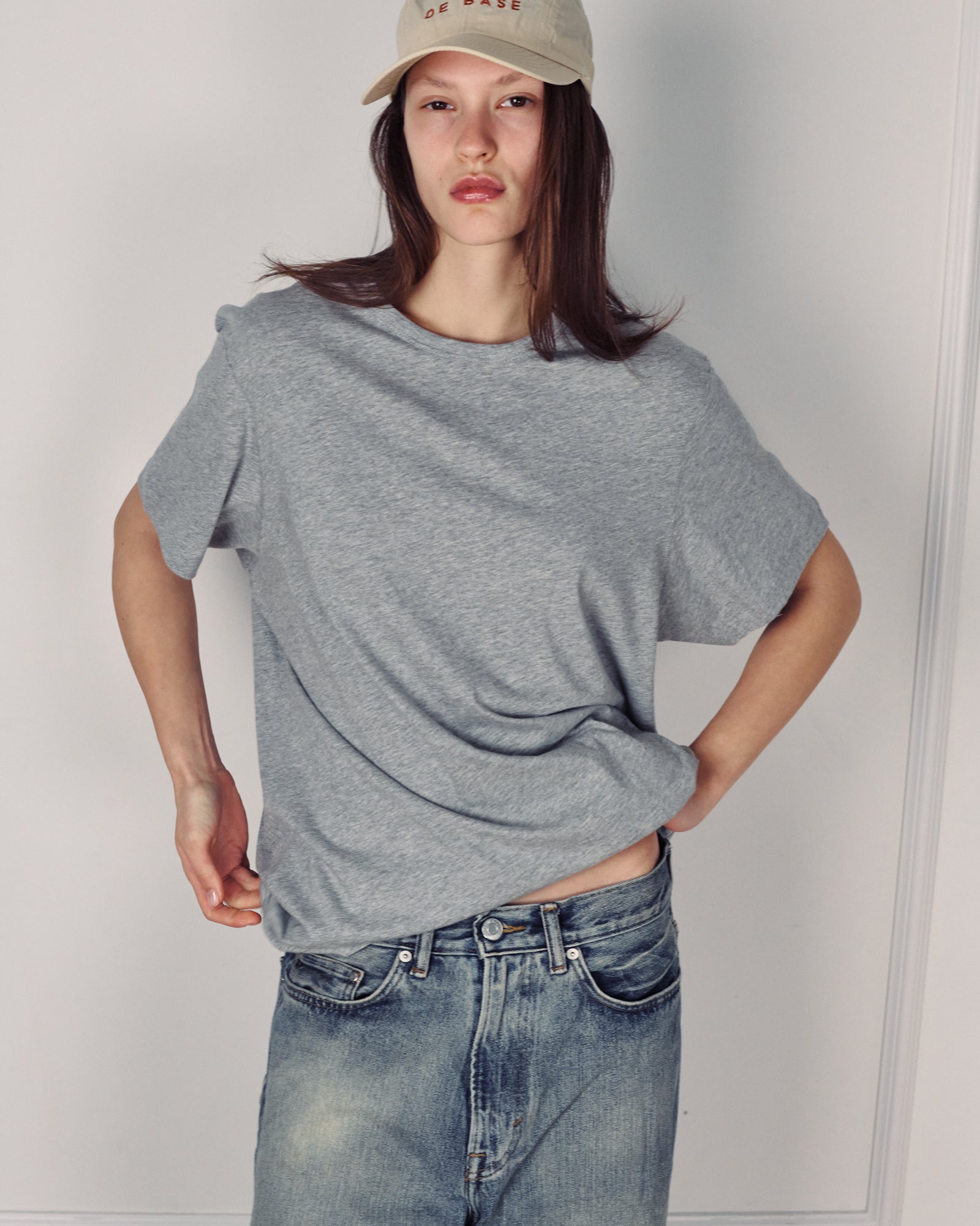 BEN UNISEX TEE AMERICAN GREY