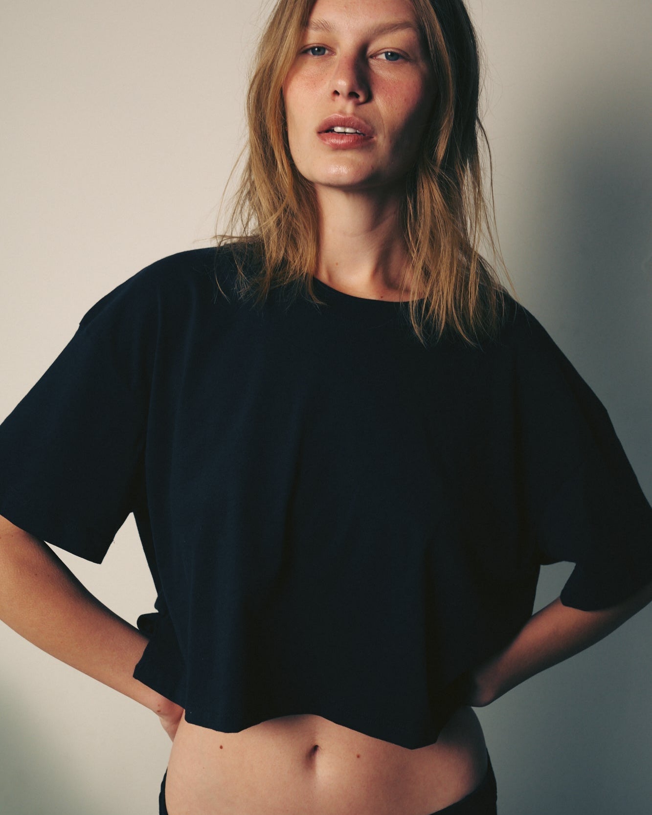 ESTER EASY BLACK CROP