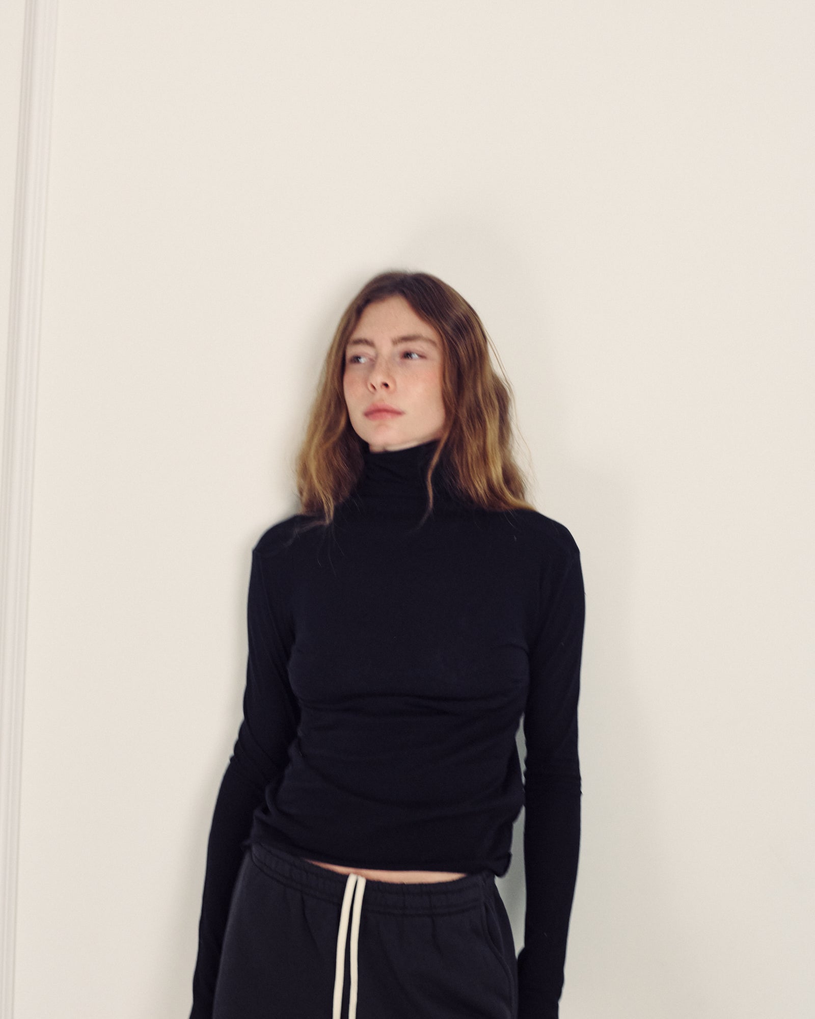 DENIS BLACK TURTLENECK TOP
