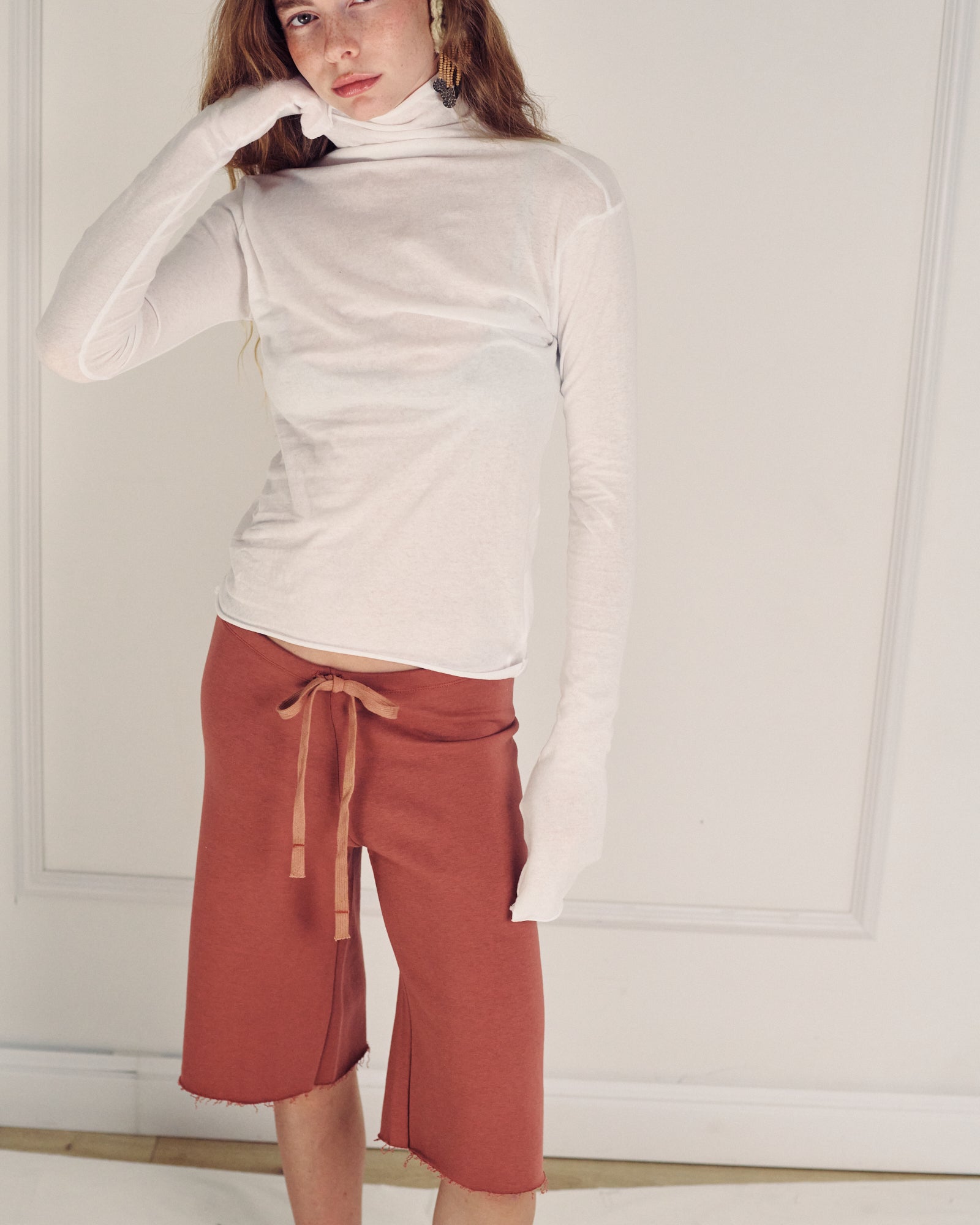 DENIS WHITE TURTLENECK TOP