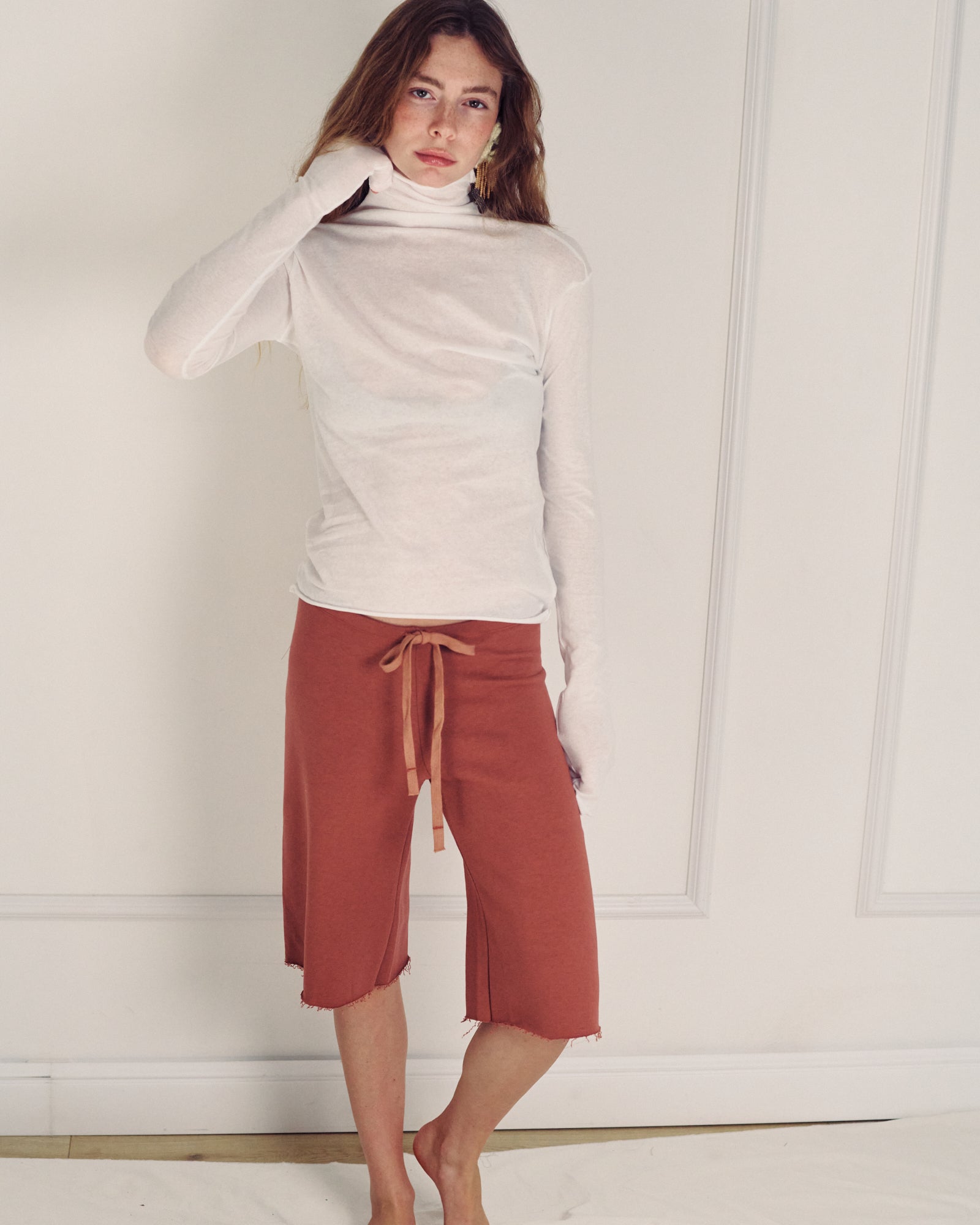 DENIS WHITE TURTLENECK TOP