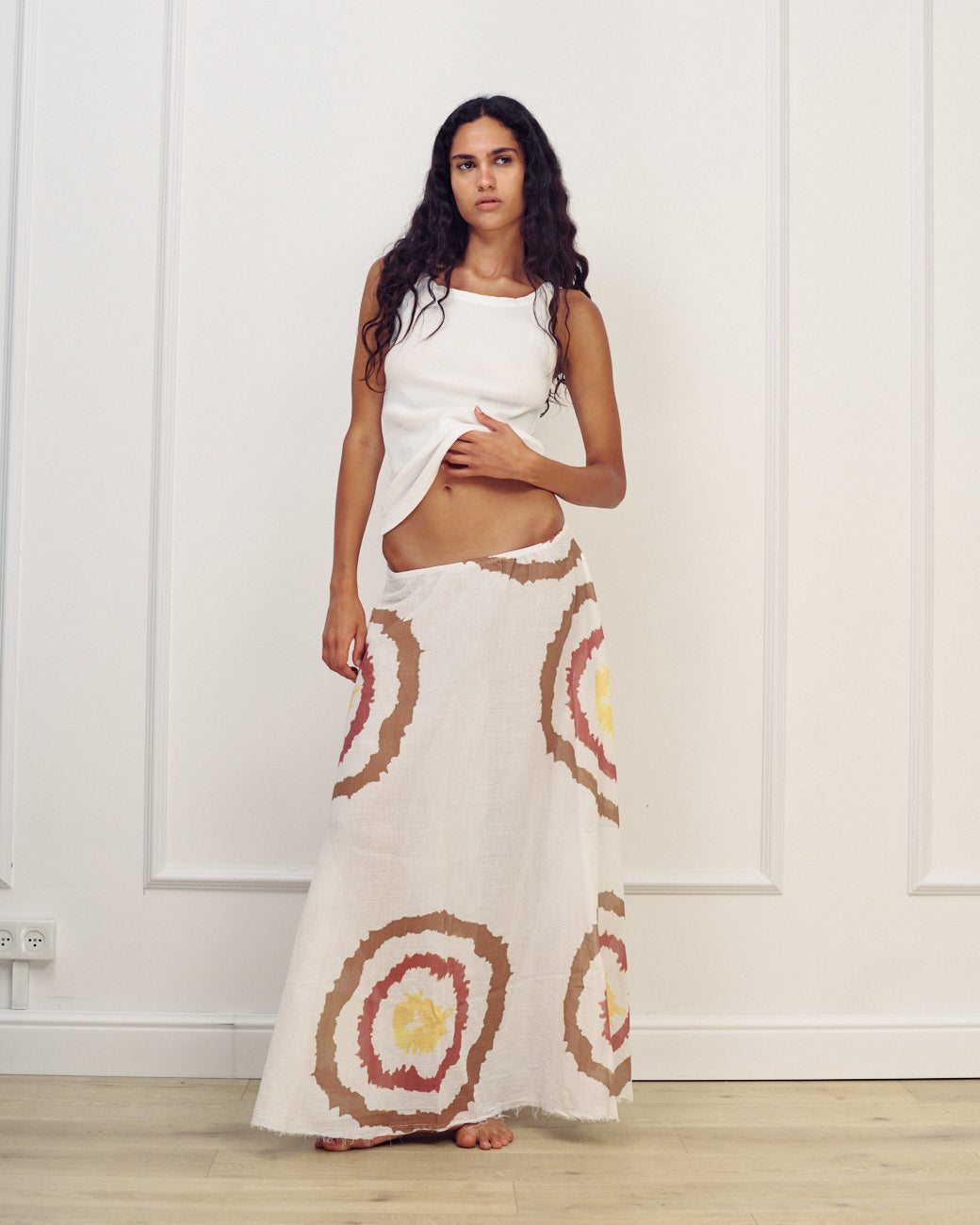 NONA TIE DYE WHITE WITH BROWN SKIRT