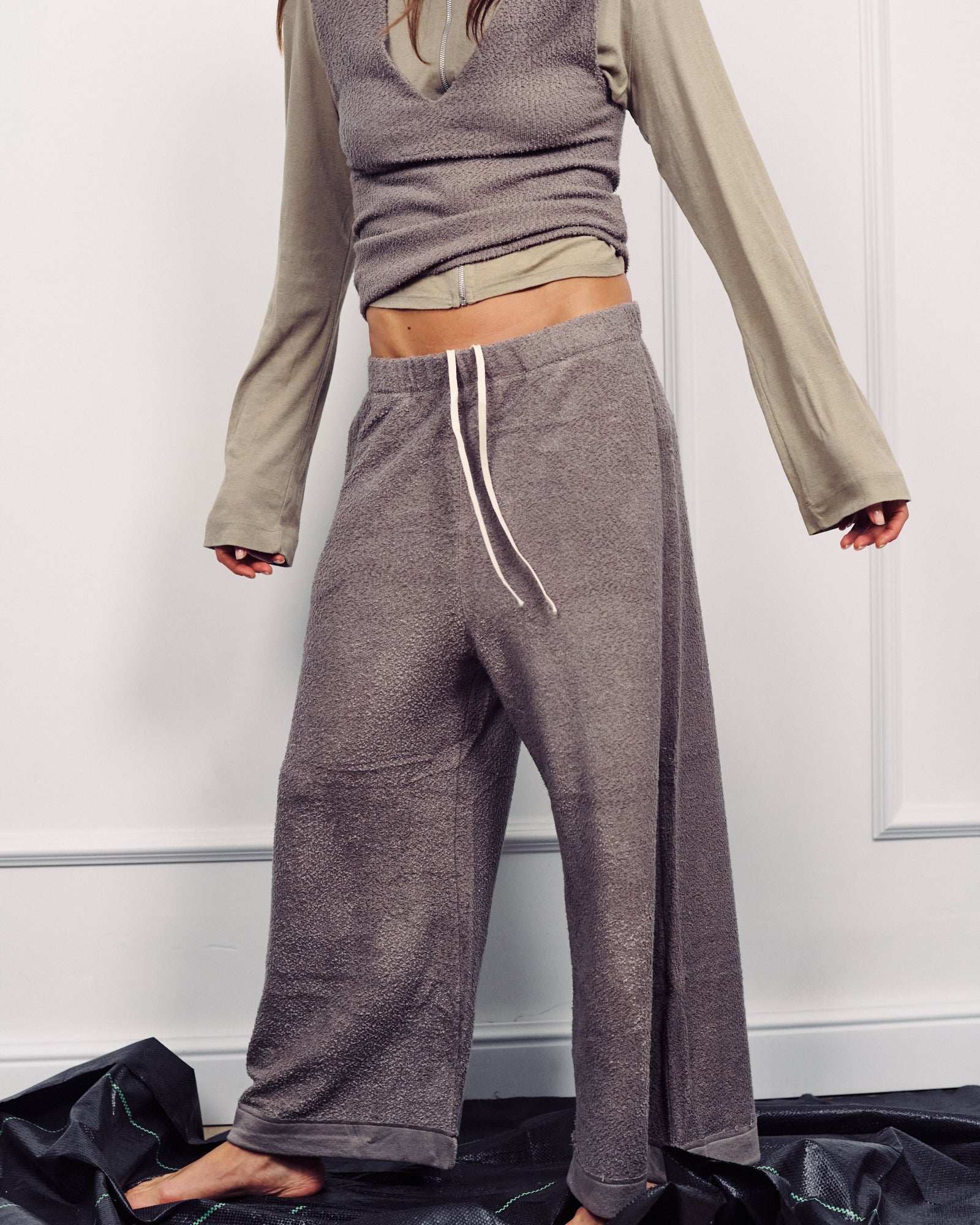 ARTHUR WIDE-LEG LIGHTWEIGHT PANTS MONOCHROME GREY