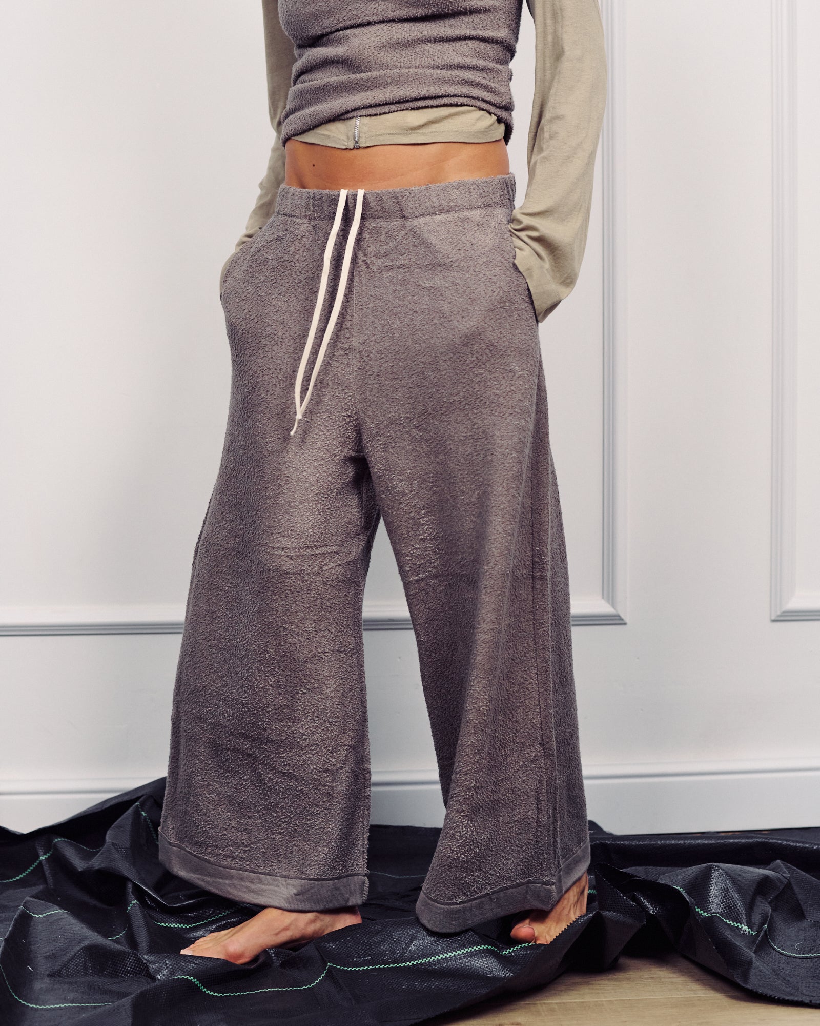 ARTHUR WIDE-LEG LIGHTWEIGHT PANTS MONOCHROME GREY