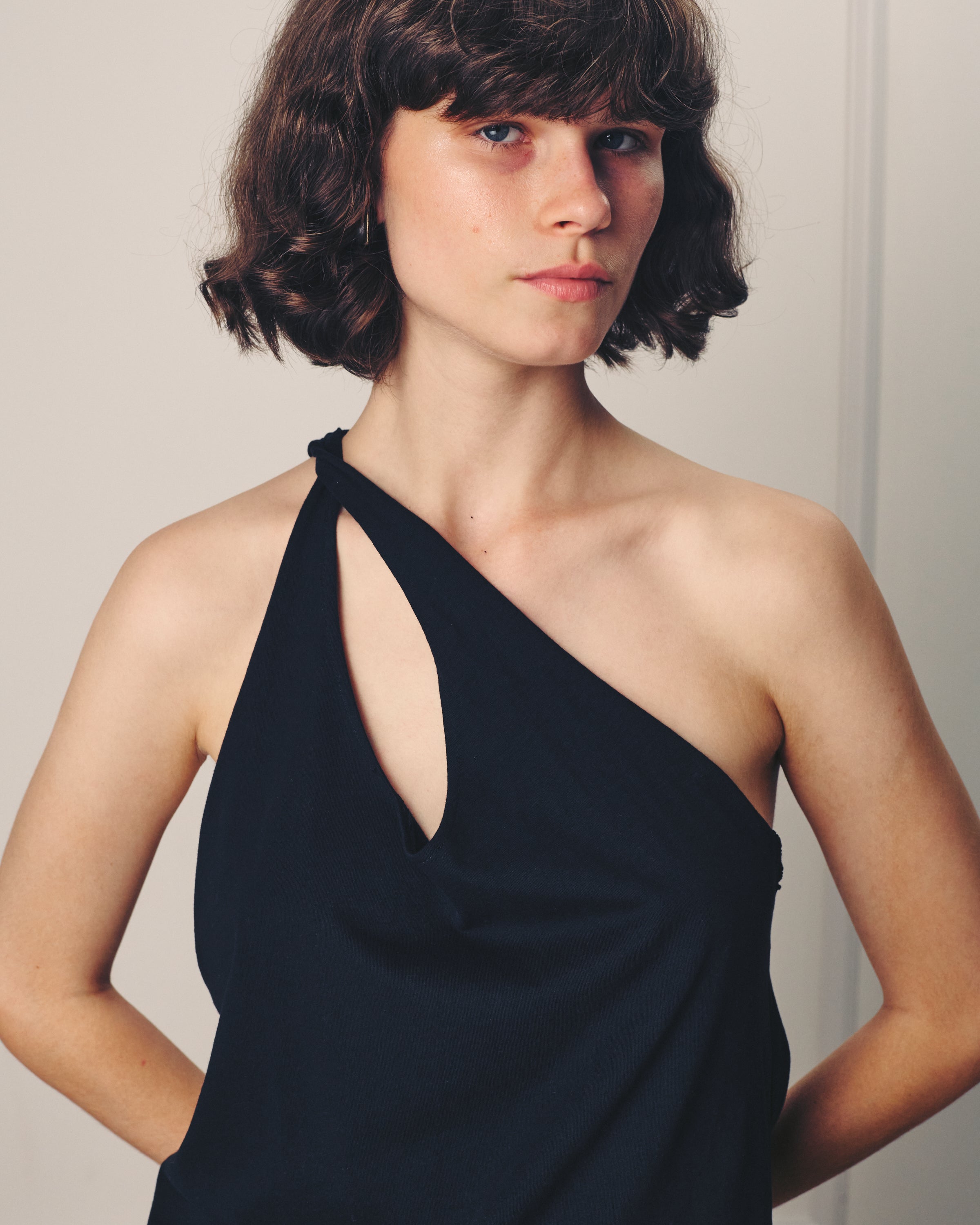 ELENORE EASY BLACK TANK