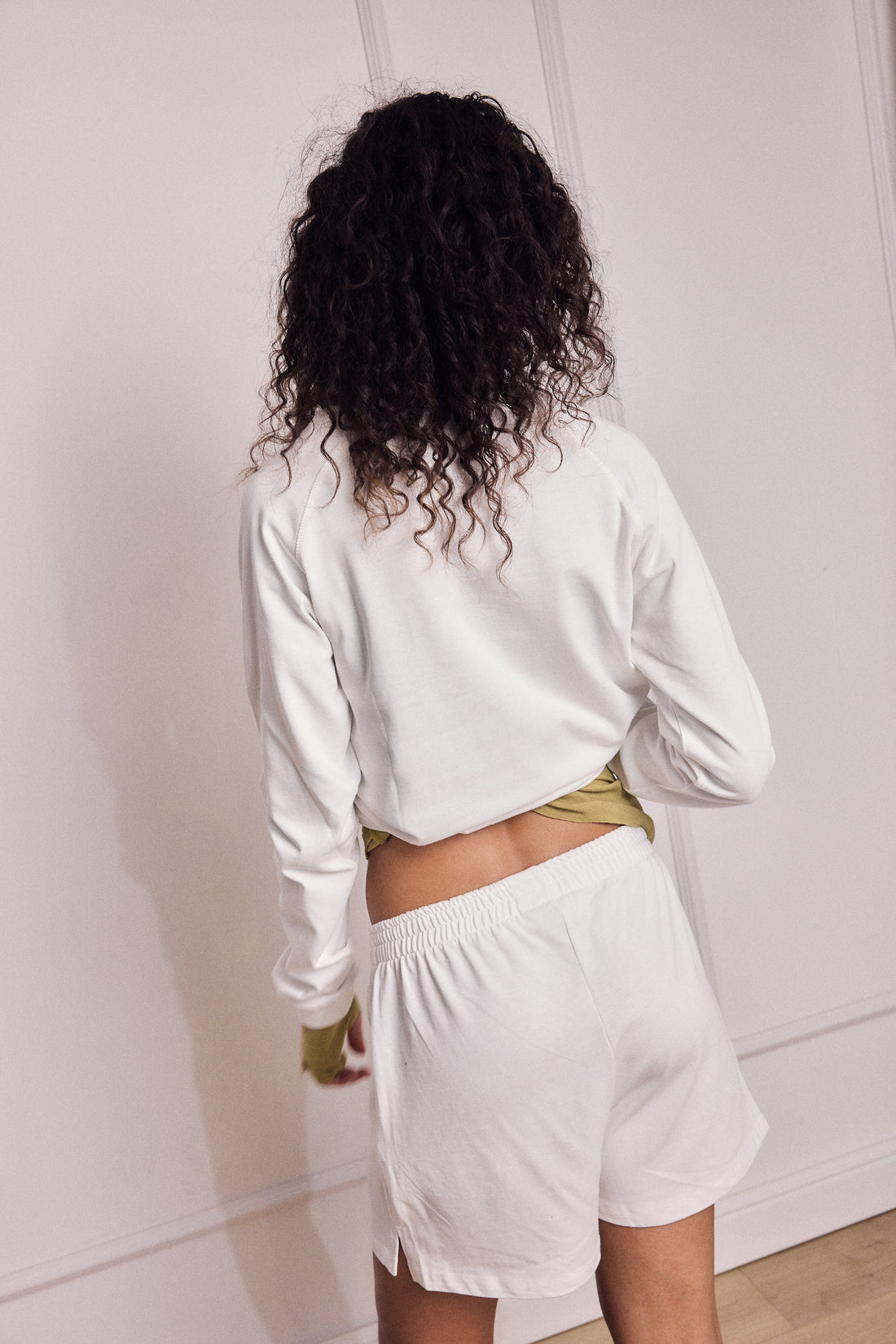 LEO SHORT WHITE