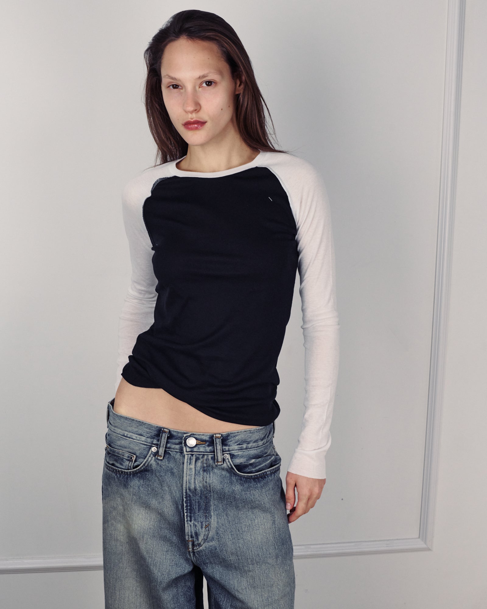 LIONA BLACK &amp; WHITE TEE