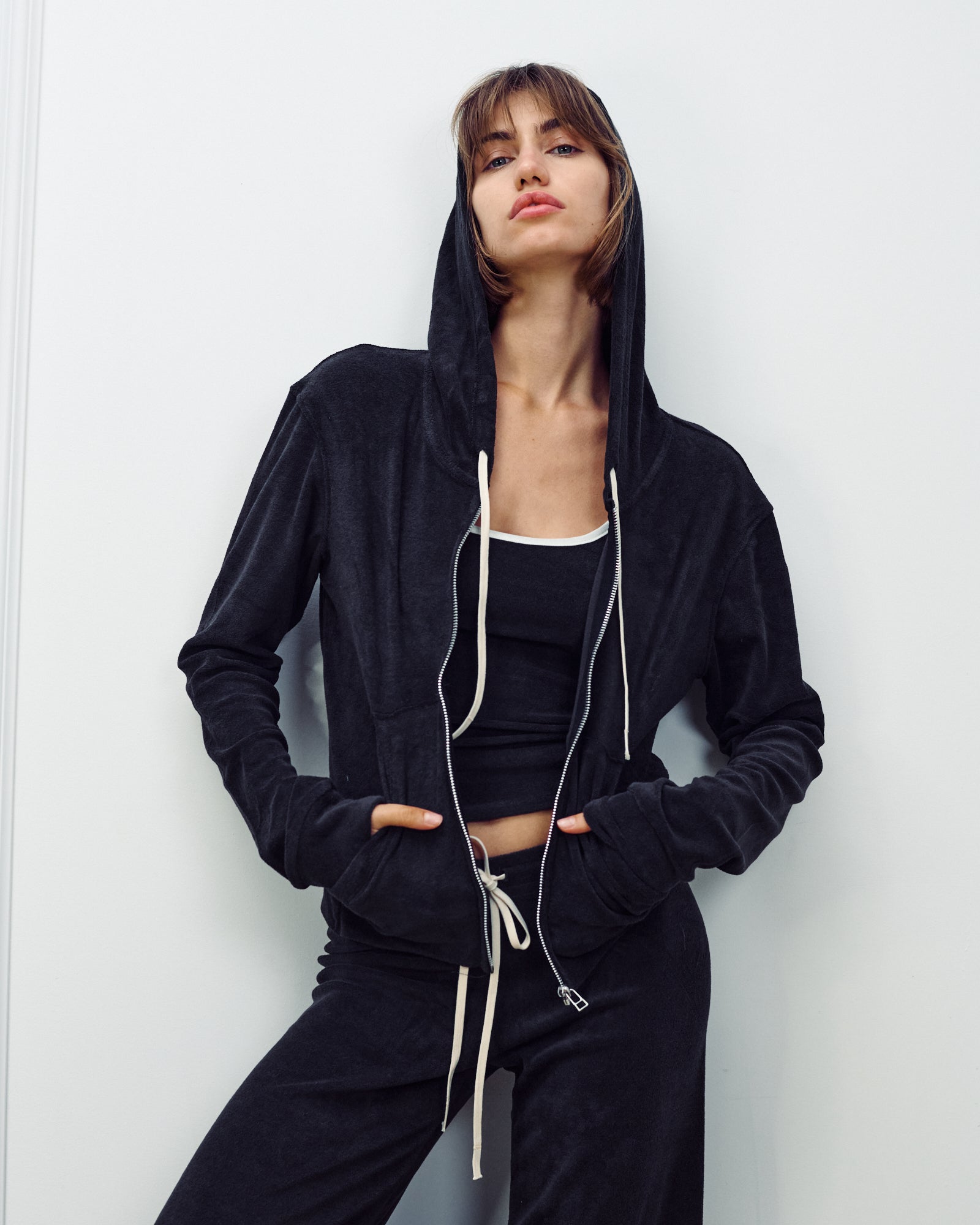 DANIEL ZIP UP EASY BLACK