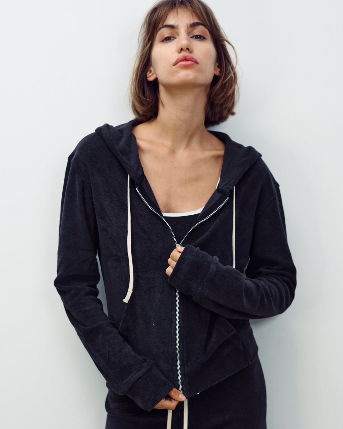 DANIEL ZIP UP EASY BLACK