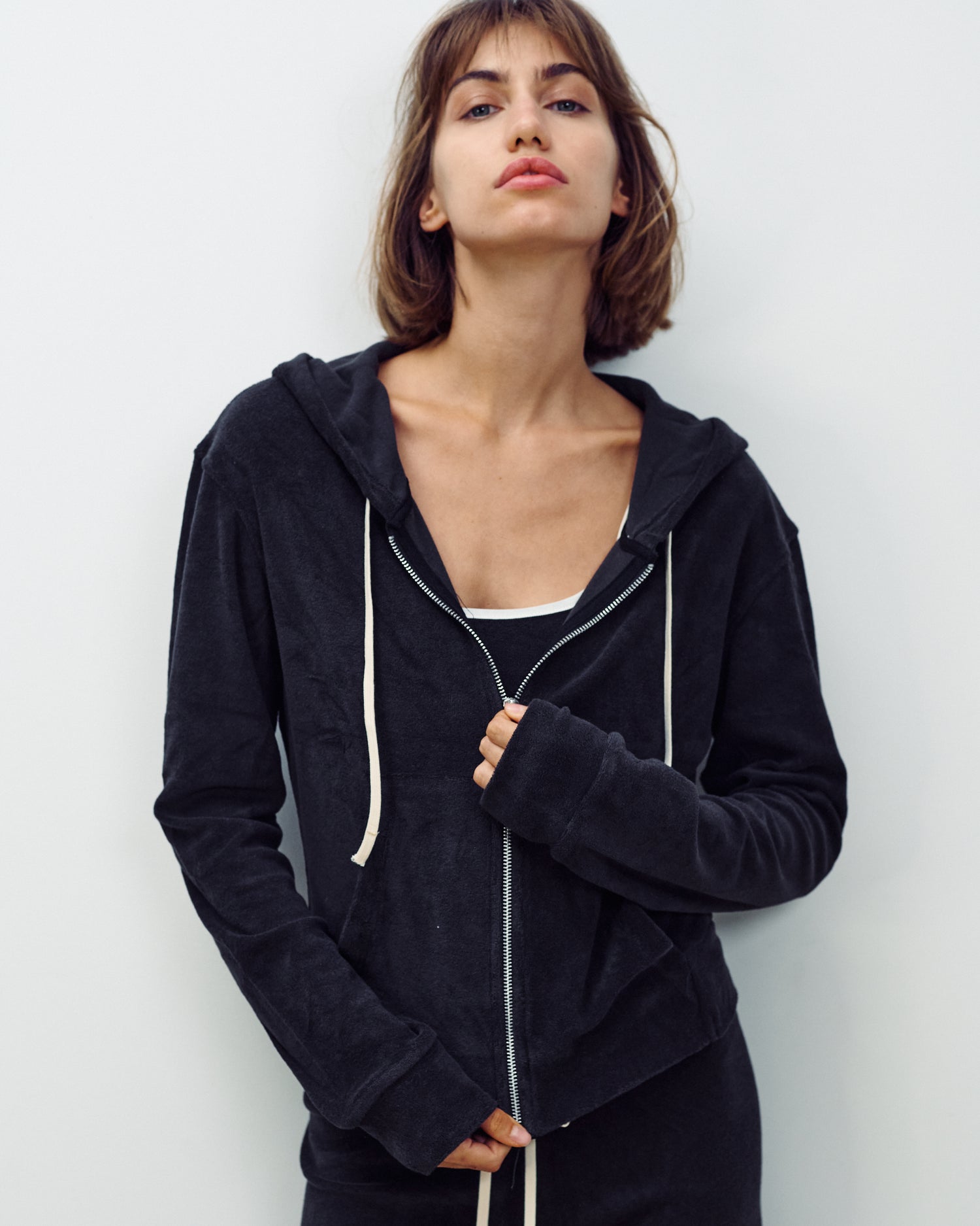 DANIEL ZIP UP EASY BLACK