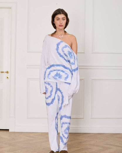 JACKSON WHITE WITH BLUE OVER SIZE SHIRT