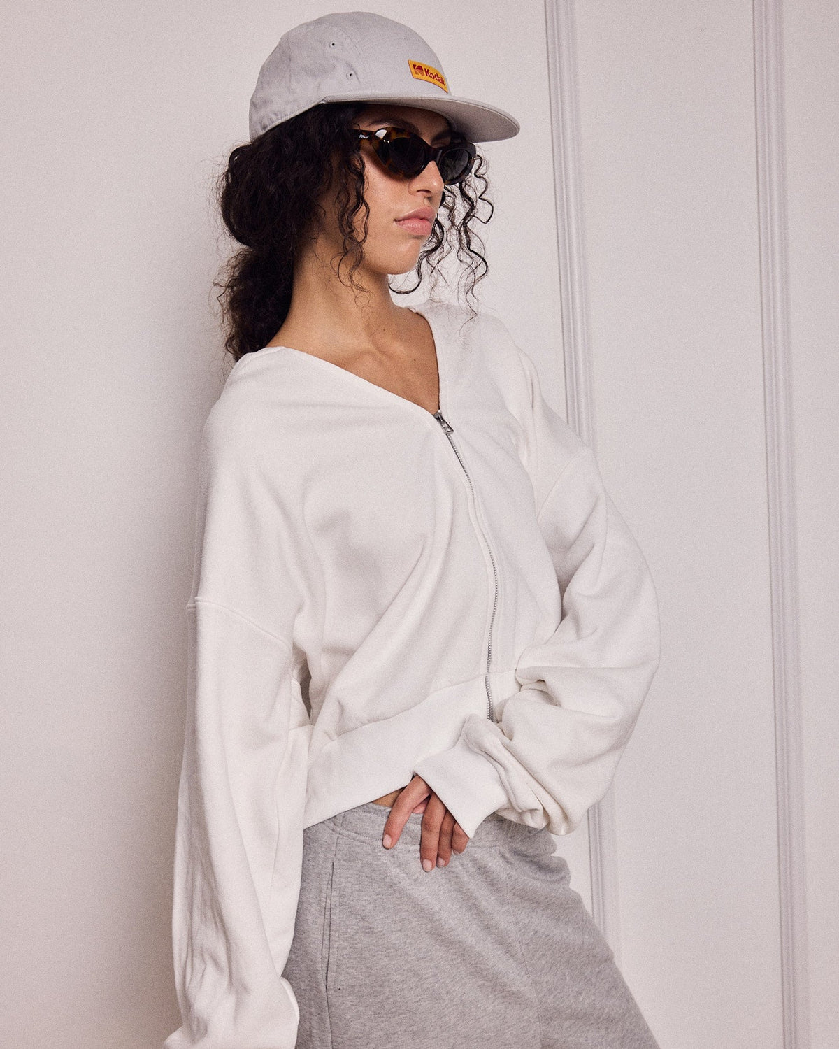 MIKEY ZIP HOODIE WHITE