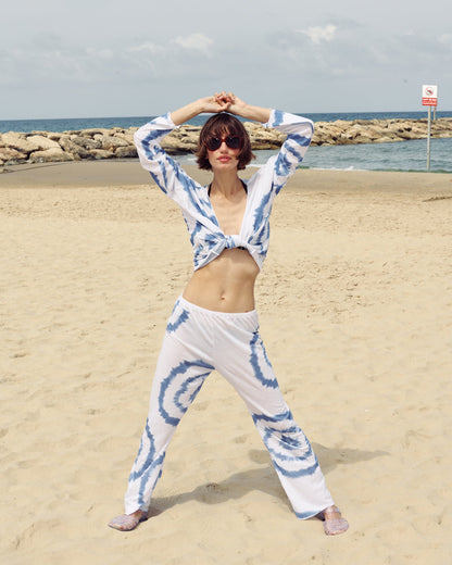 JACKSON WHITE WITH BLUE OVER SIZE SHIRT