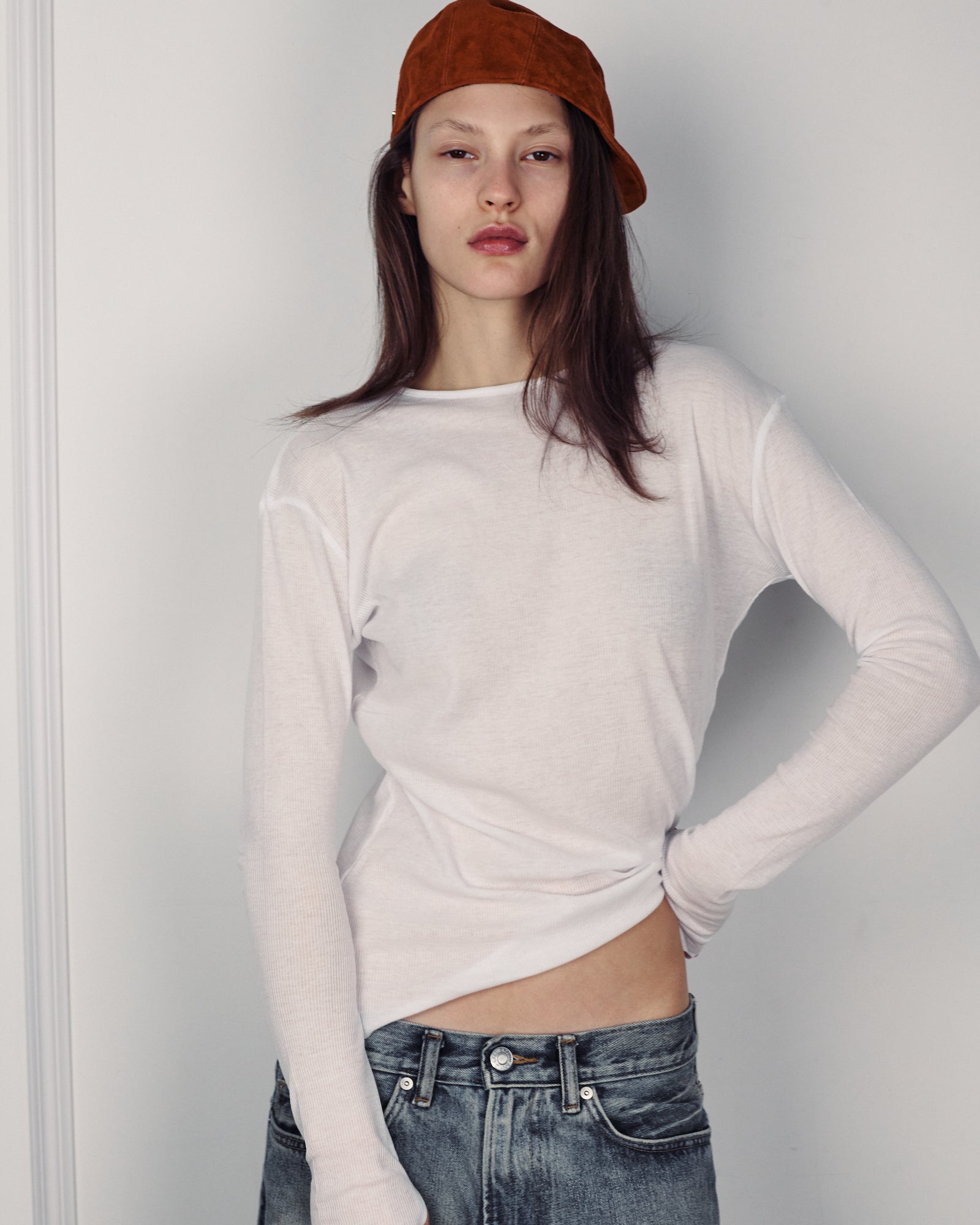 SHAKED WHITE RIB TEE
