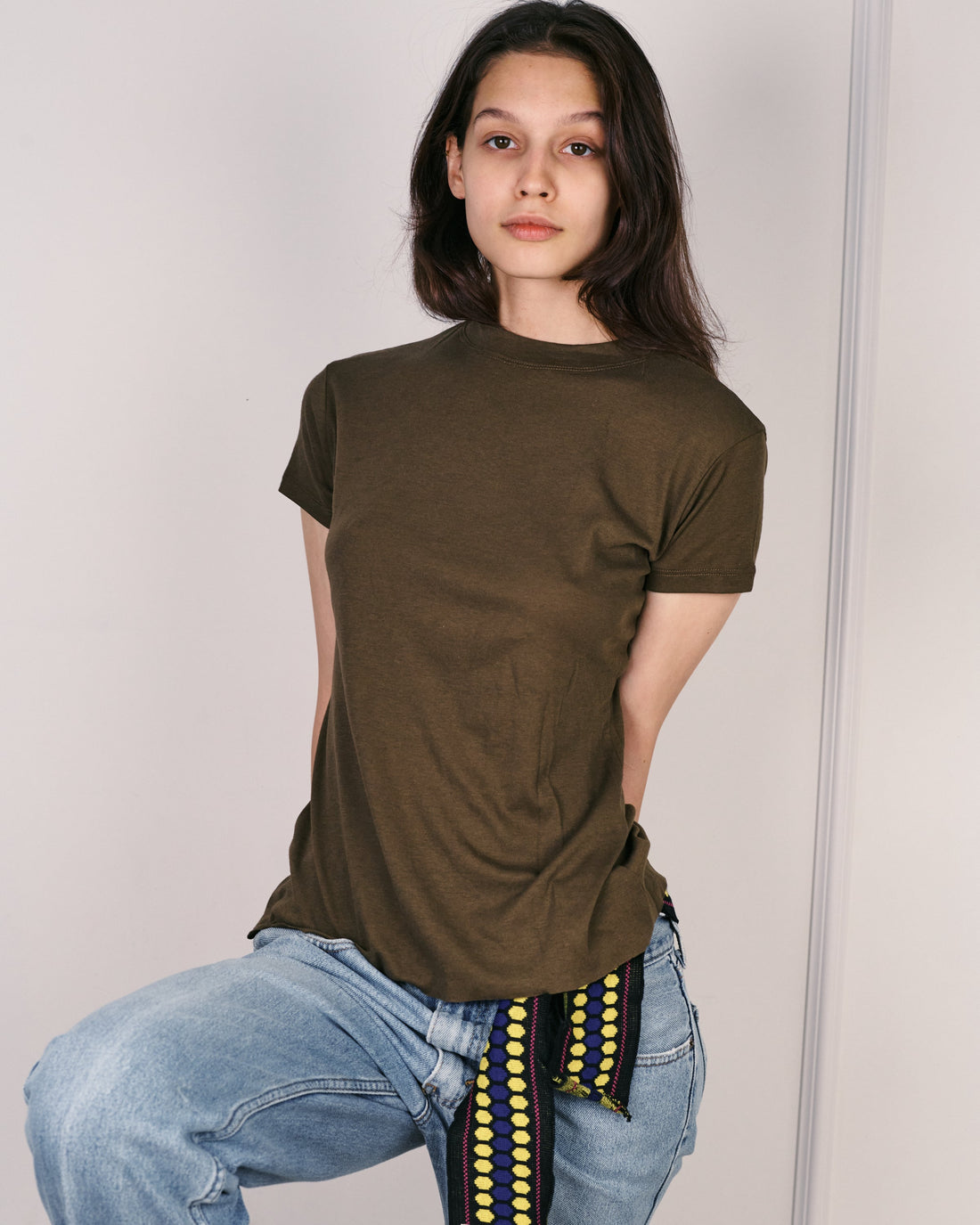 JULIE SMOKY BROWN TEE