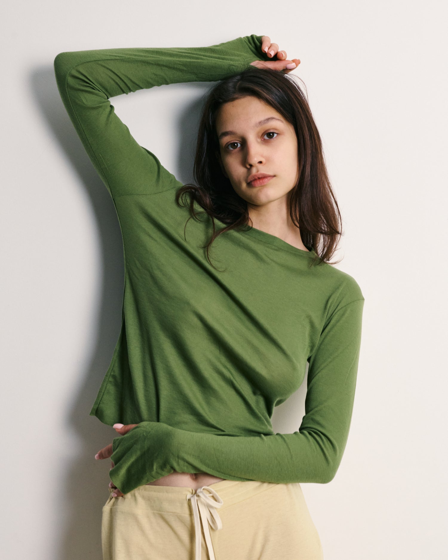 MILA TEE OLIVE GREEN