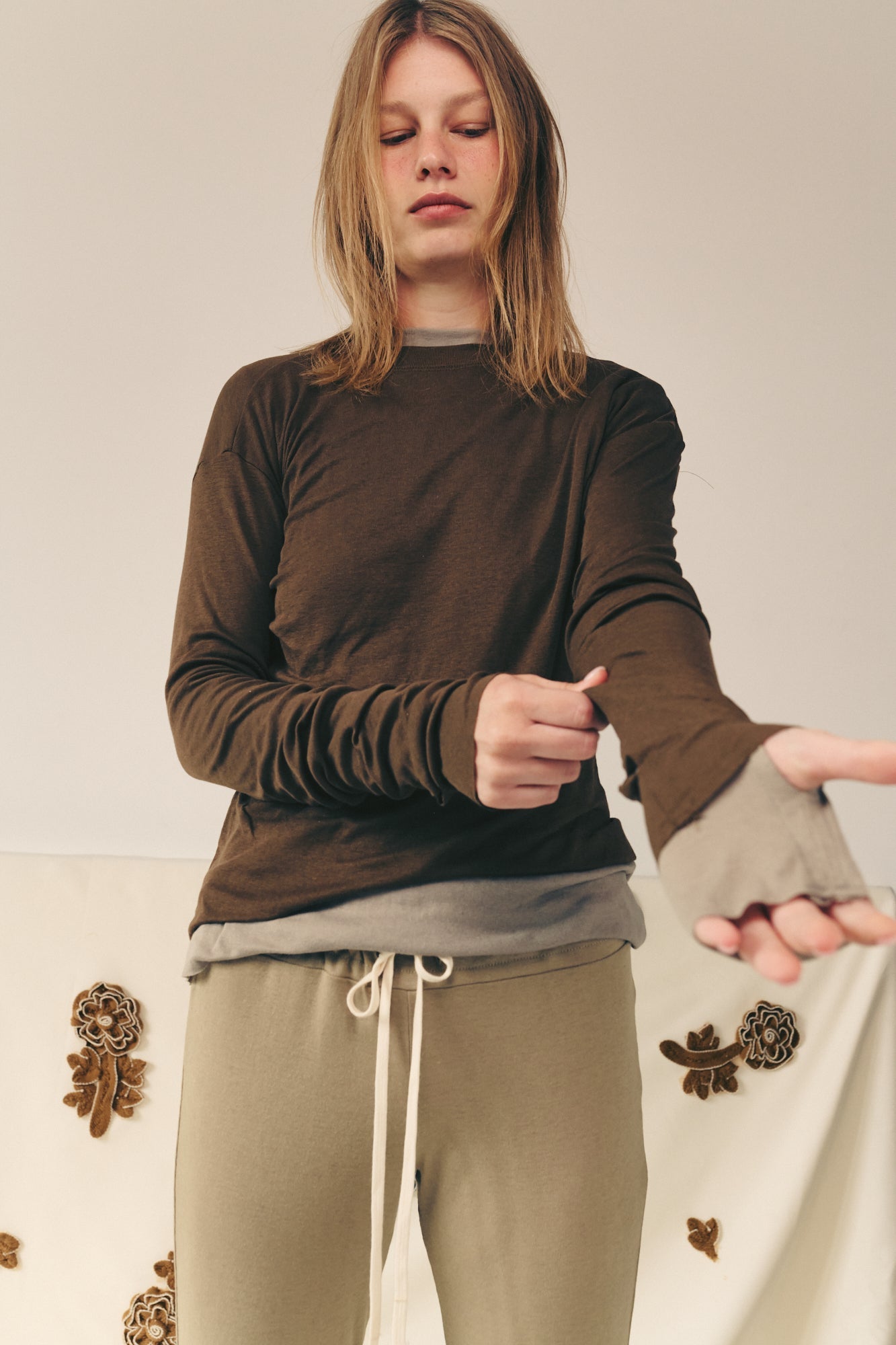 MILA SMOKY BROWN TEE