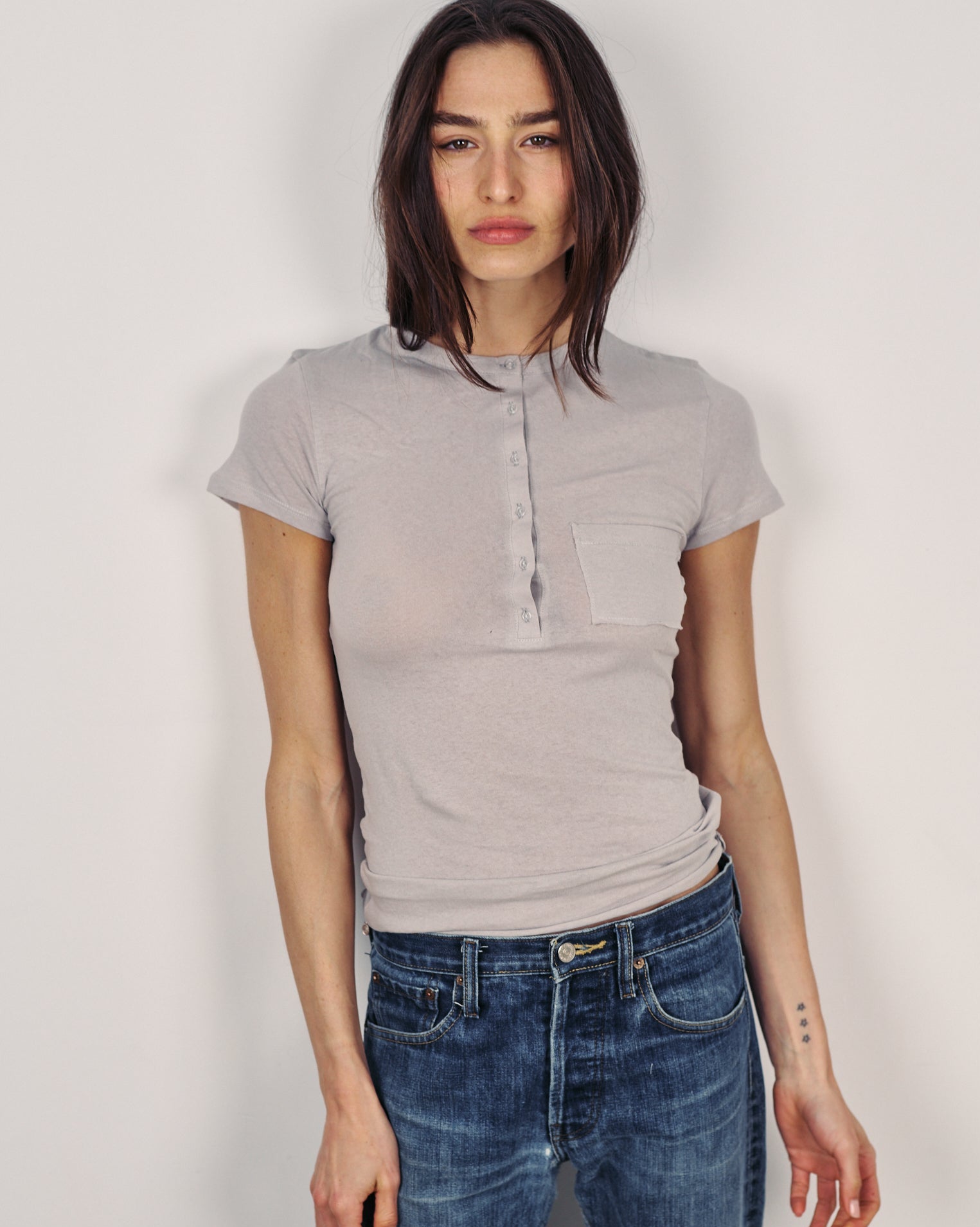CLARA TEE GREY