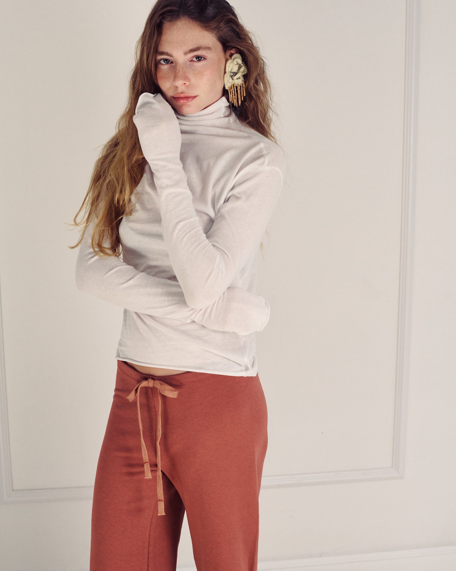 DENIS WHITE TURTLENECK TOP