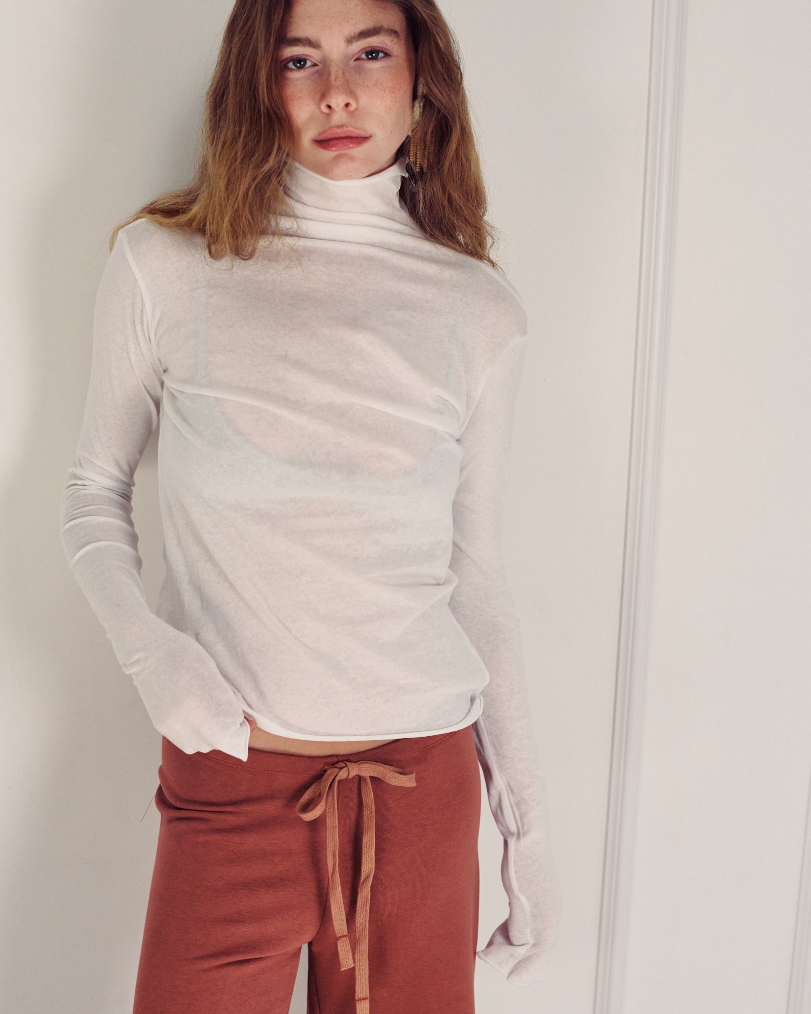 DENIS WHITE TURTLENECK TOP