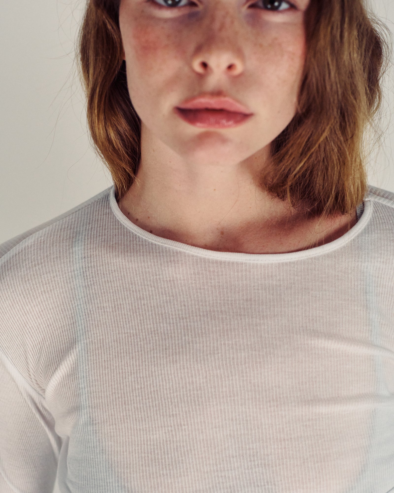 SHAKED WHITE RIB TEE