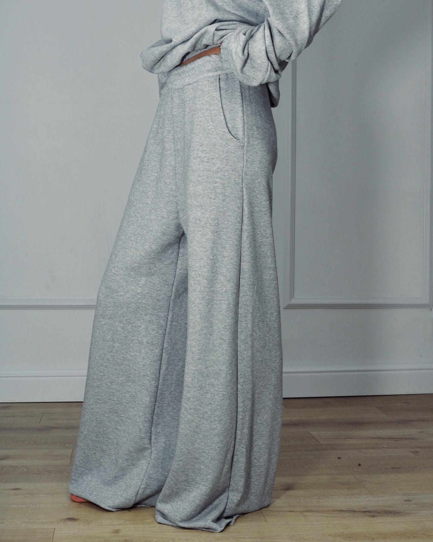 NICK AMERICAN GREY PANTS