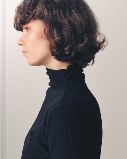 DENIS BLACK TURTLENECK TOP