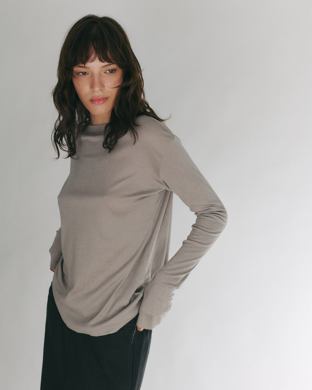 MILA TEE CHELSEA GREY