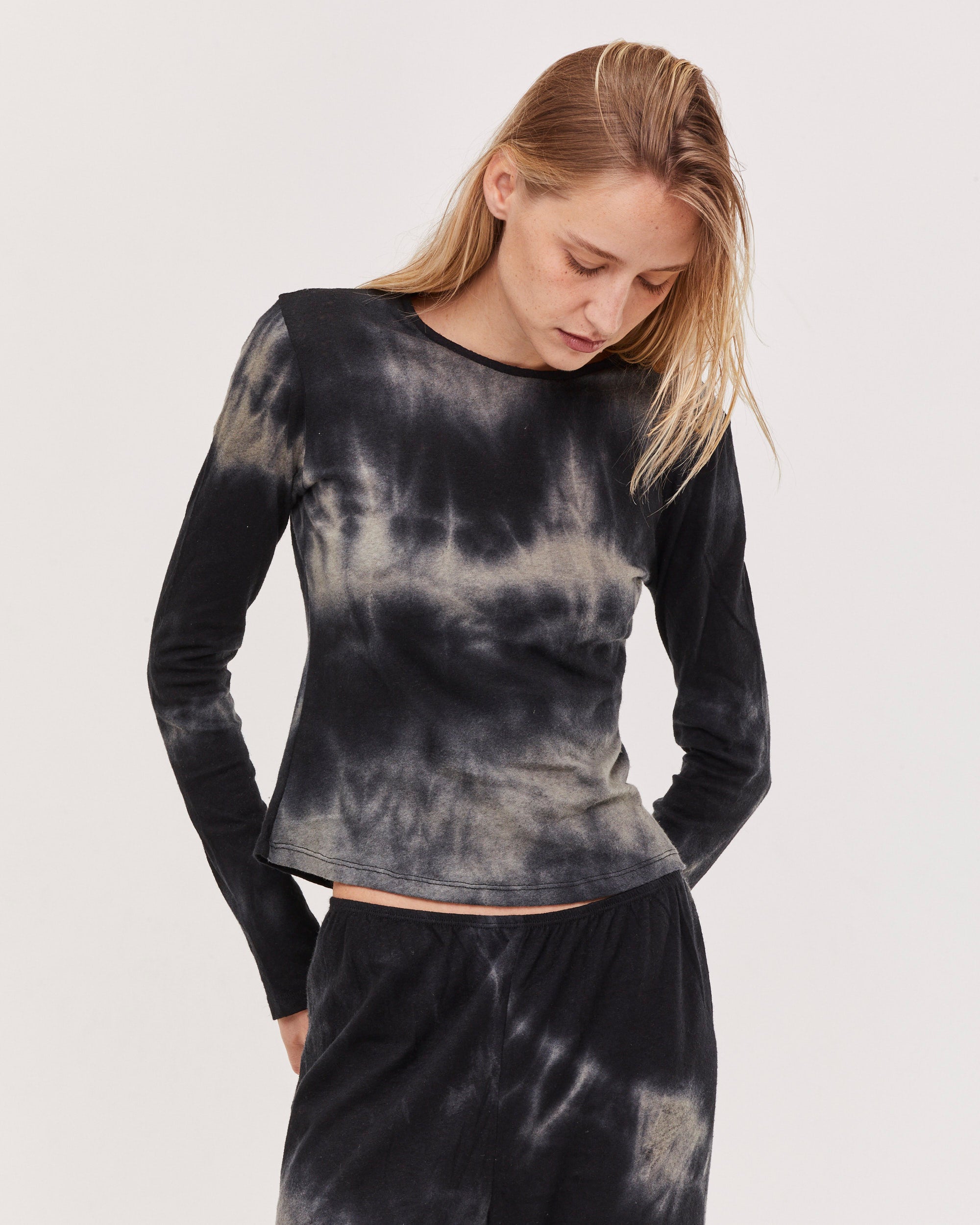 TOBI TOP TIE DYE GREY