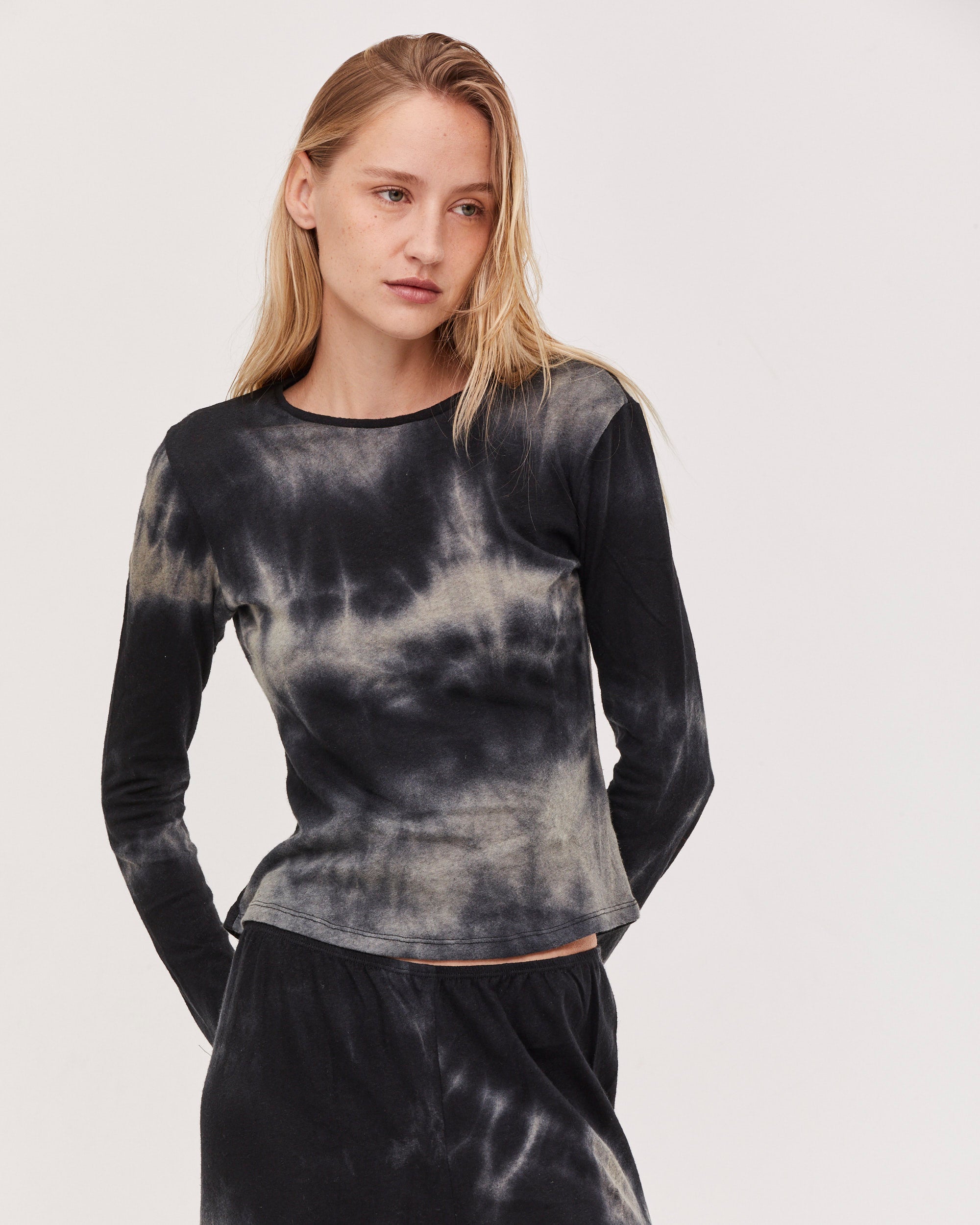 TOBI TOP TIE DYE GREY