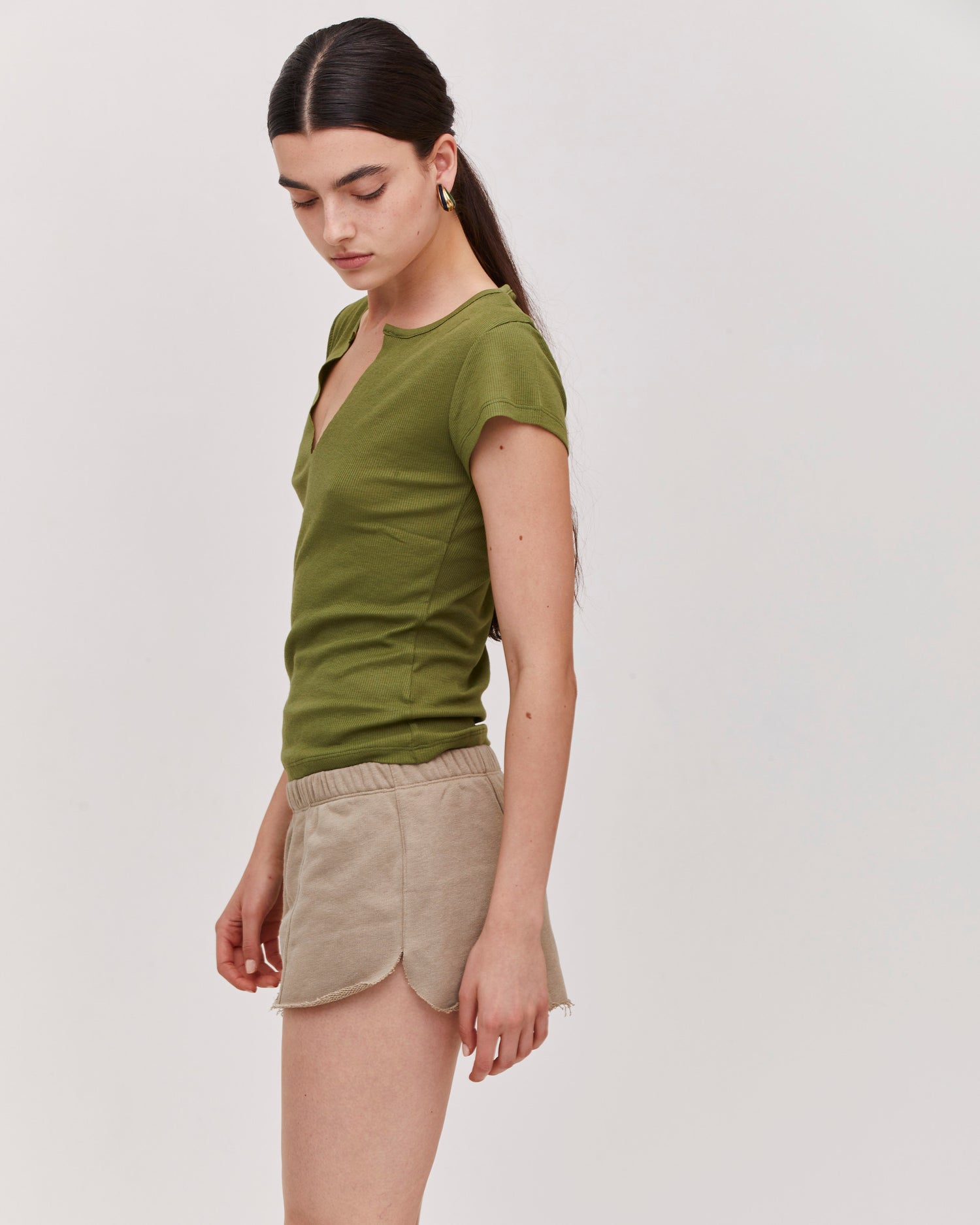 ARTA SHORTS OLIVE GREEN